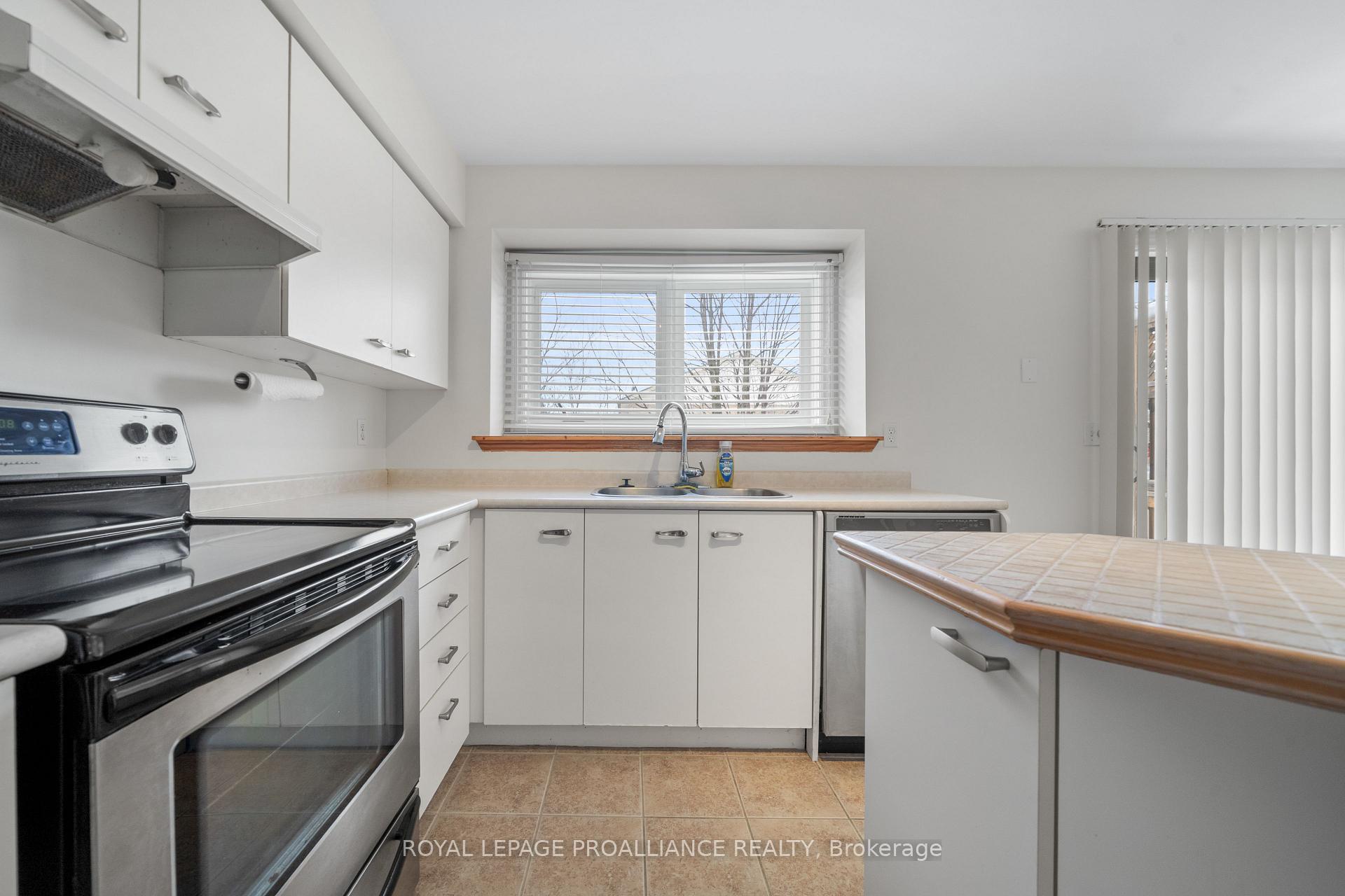 Photo 18 of Unit 5, 9 Progress Avenue, Belleville, Belleville Ward — HOMEH