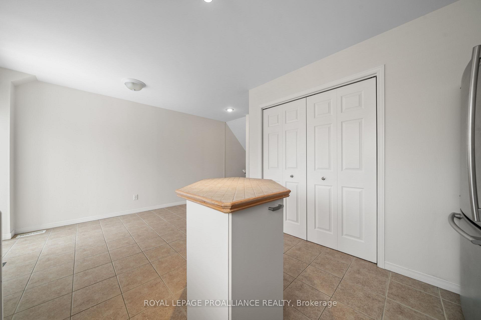 Photo 19 of Unit 5, 9 Progress Avenue, Belleville, Belleville Ward — HOMEH