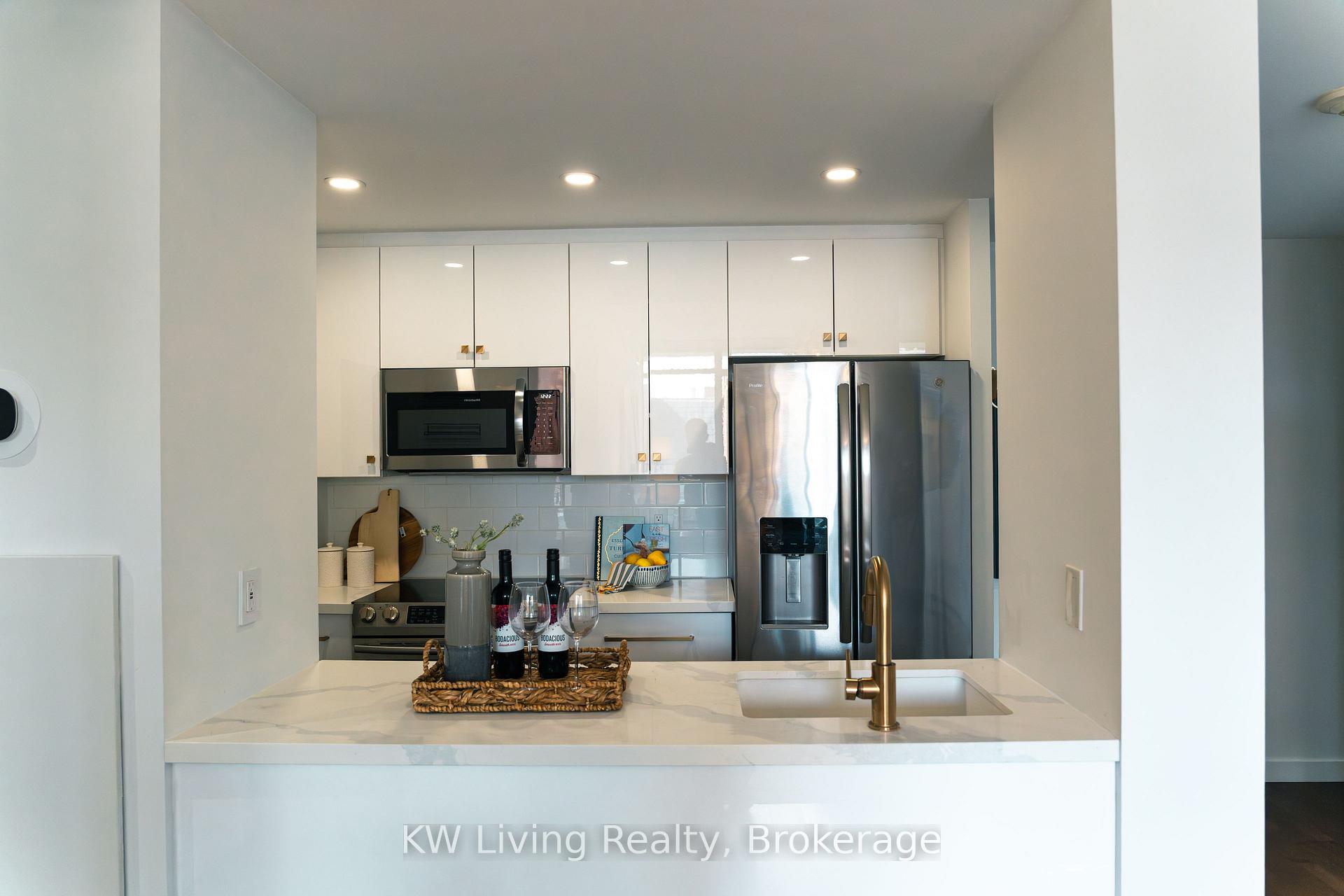 Photo 9 of Unit 509, 281 Mutual Street, Toronto, Church-Yonge Corridor — HOMEH