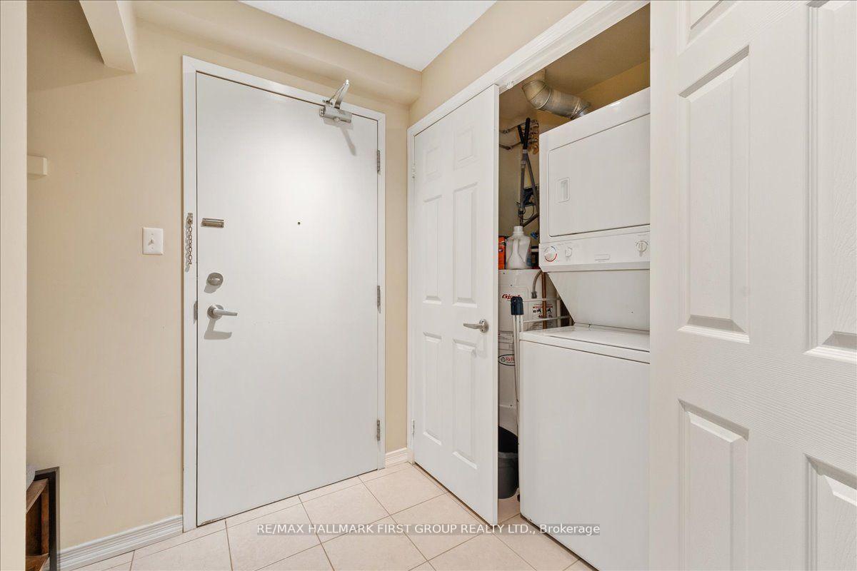 Photo 5 of Unit 204, 132 Aspen Springs Drive, Clarington, Bowmanville — HOMEH