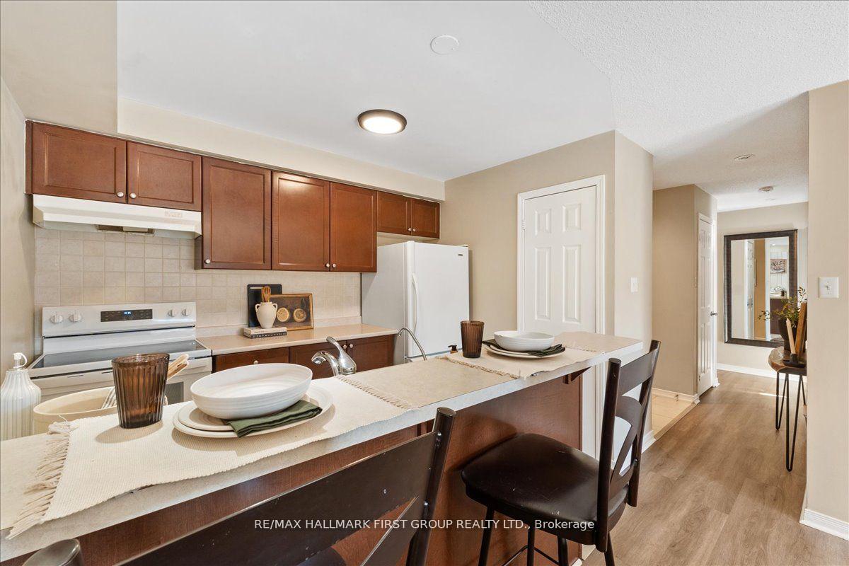 Photo 7 of Unit 204, 132 Aspen Springs Drive, Clarington, Bowmanville — HOMEH