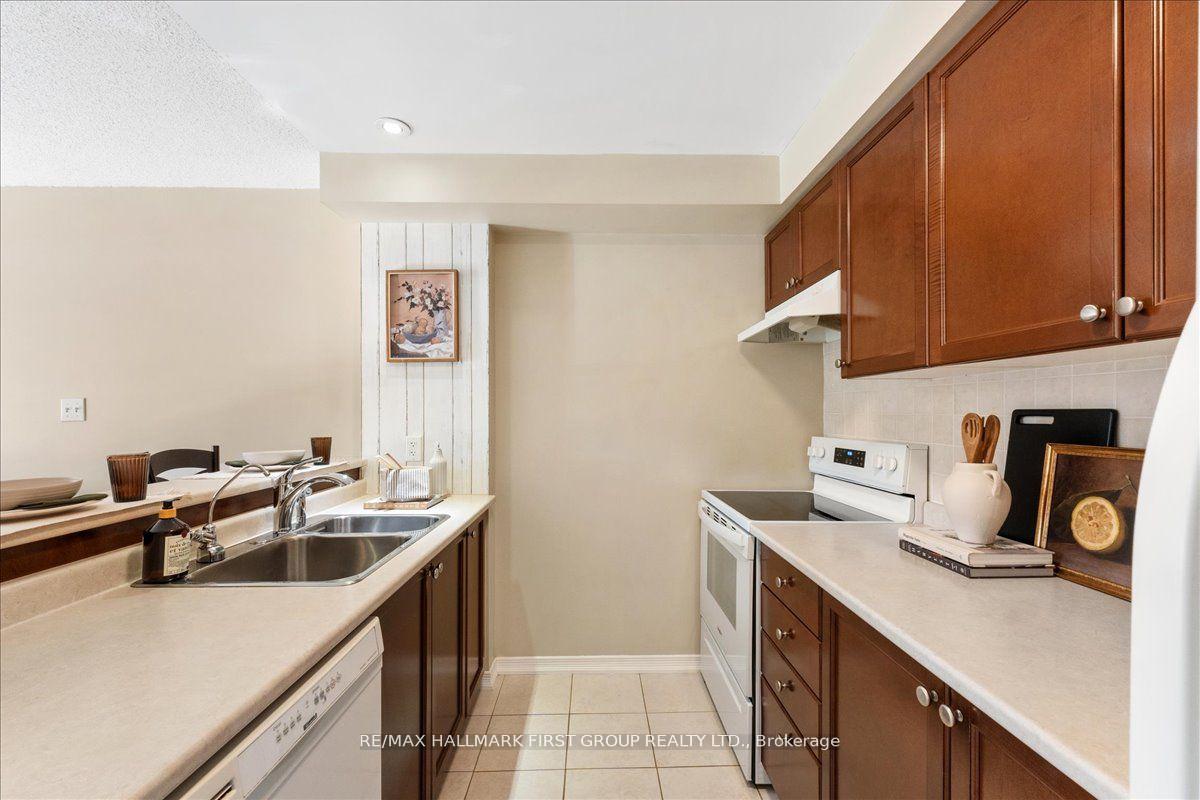 Photo 8 of Unit 204, 132 Aspen Springs Drive, Clarington, Bowmanville — HOMEH