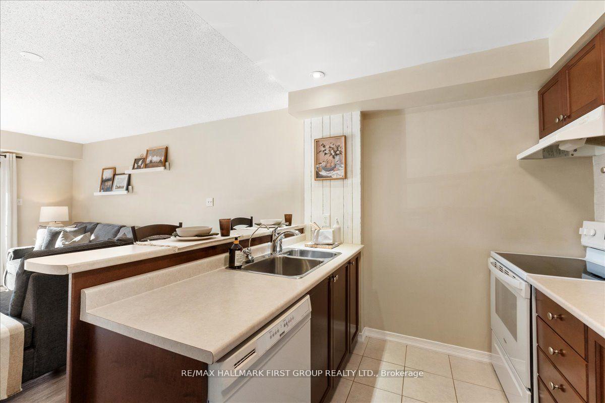 Photo 9 of Unit 204, 132 Aspen Springs Drive, Clarington, Bowmanville — HOMEH