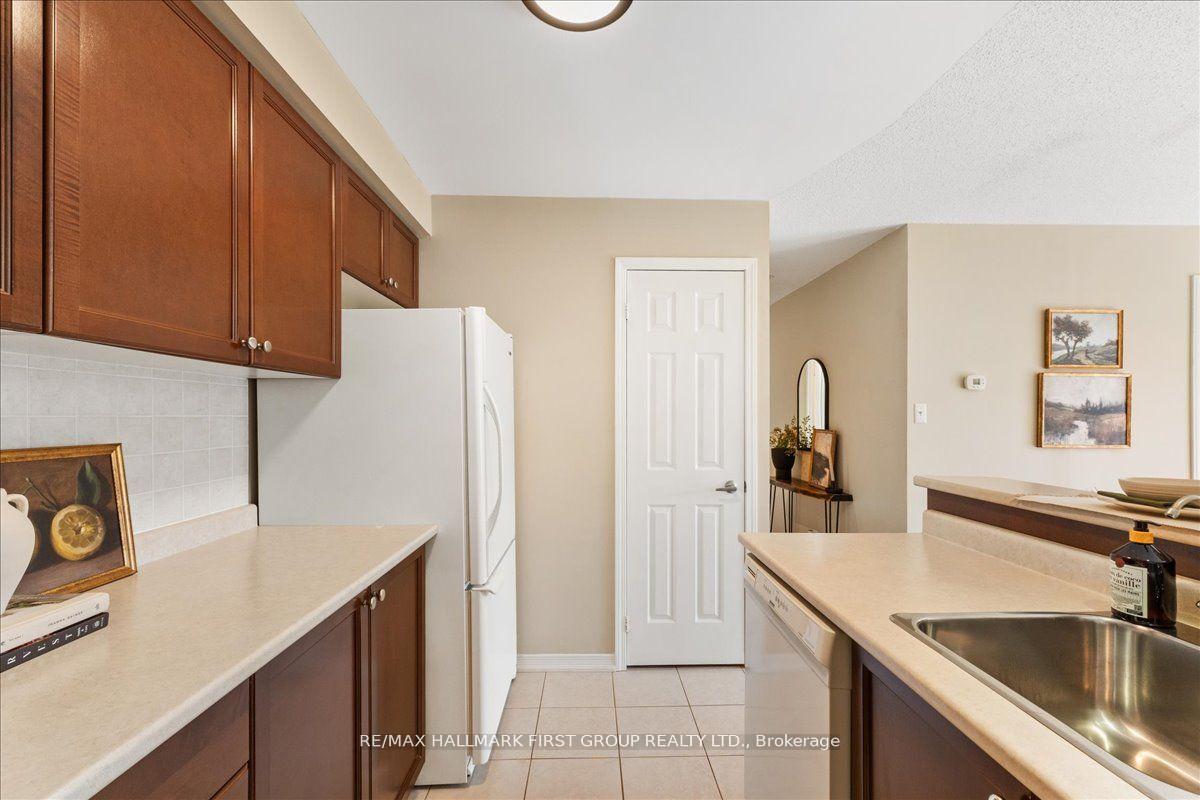 Photo 11 of Unit 204, 132 Aspen Springs Drive, Clarington, Bowmanville — HOMEH