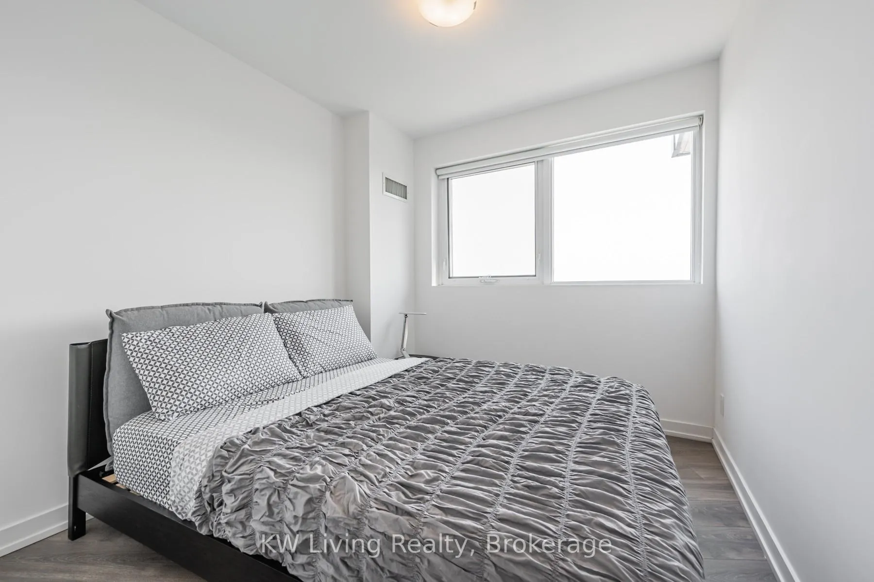 Photo 9 of Unit 3307, 159 Wellesley Street E, Toronto, Cabbagetown-South St. James Town — HOMEH