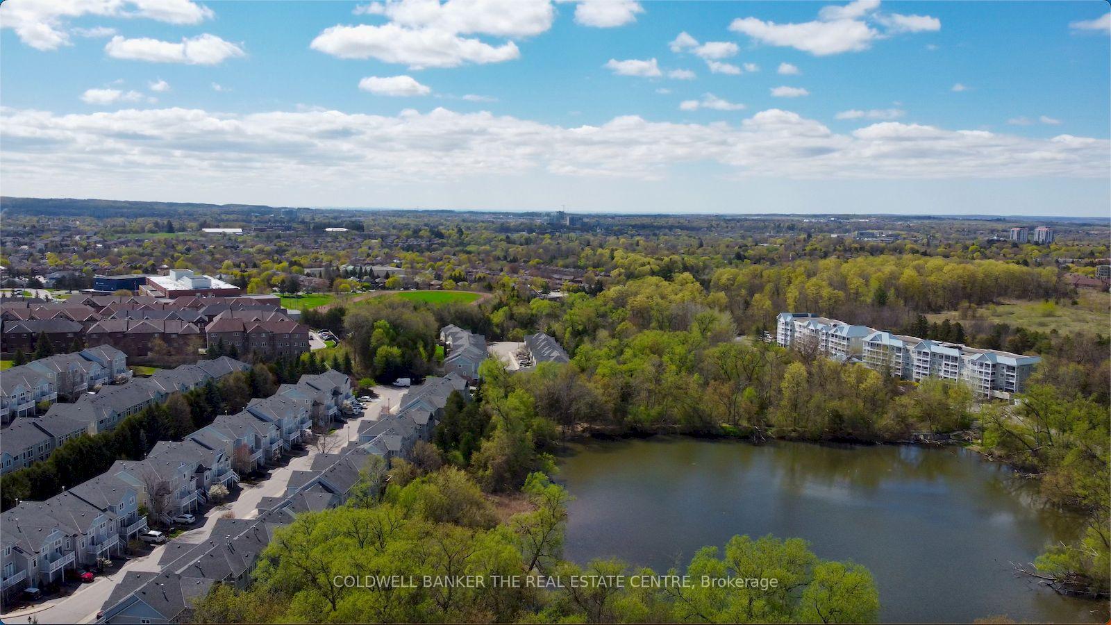 Photo 6 of Unit 8, 991 On Bogart Circle, Newmarket, Gorham-College Manor — HOMEH