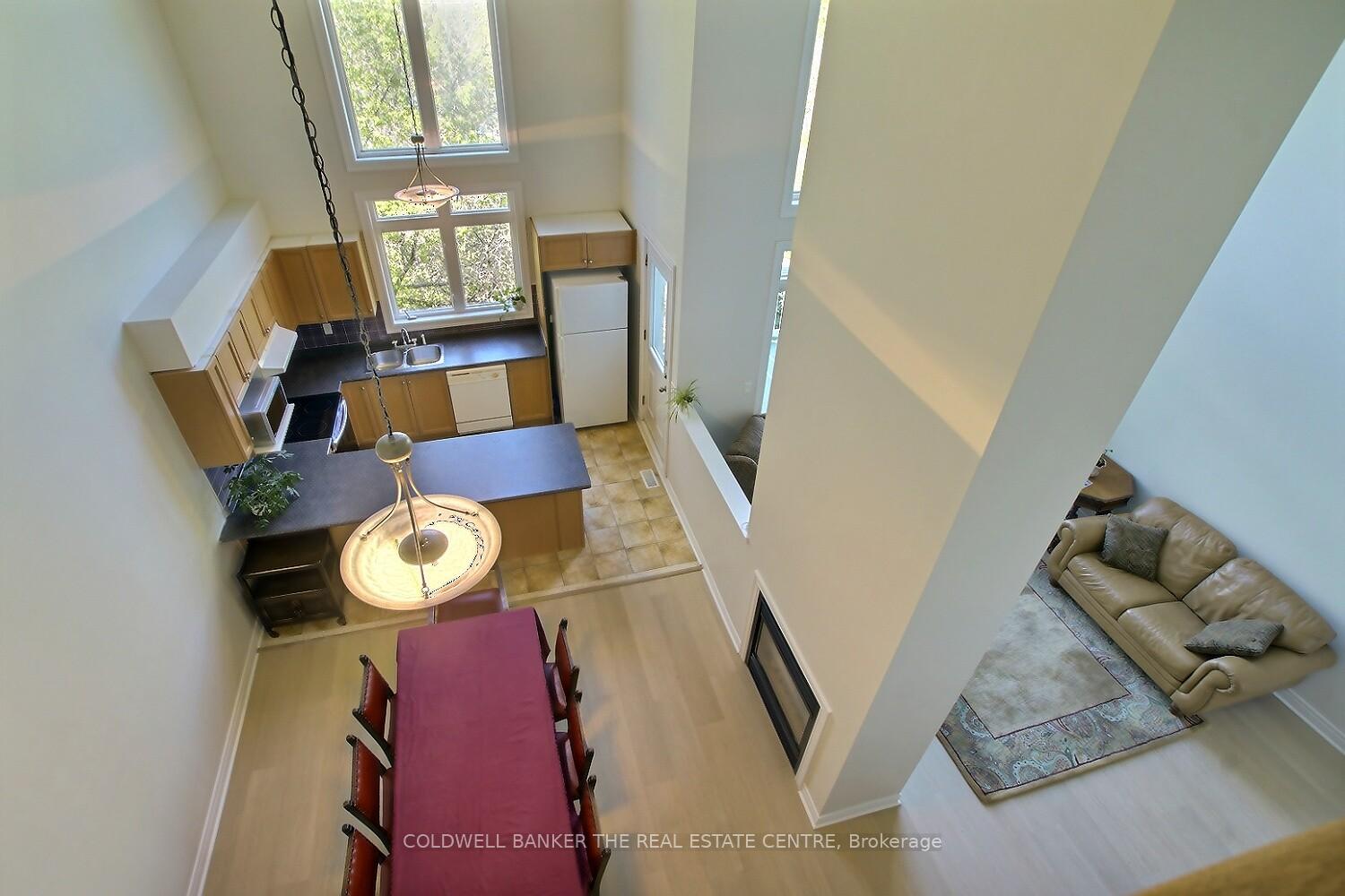 Photo 16 of Unit 8, 991 On Bogart Circle, Newmarket, Gorham-College Manor — HOMEH