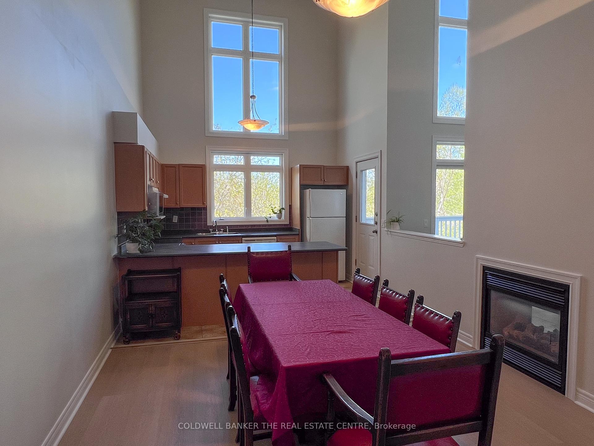 Photo 18 of Unit 8, 991 On Bogart Circle, Newmarket, Gorham-College Manor — HOMEH