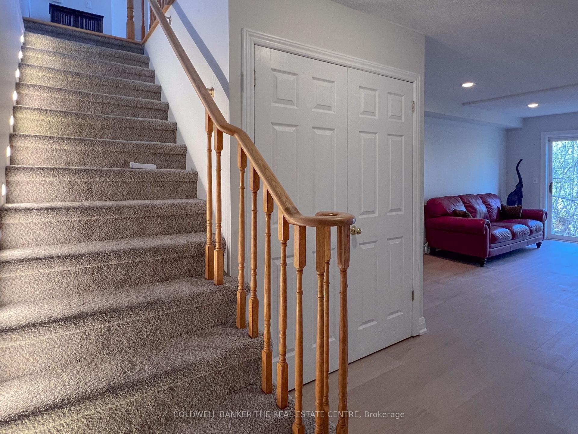 Photo 27 of Unit 8, 991 On Bogart Circle, Newmarket, Gorham-College Manor — HOMEH