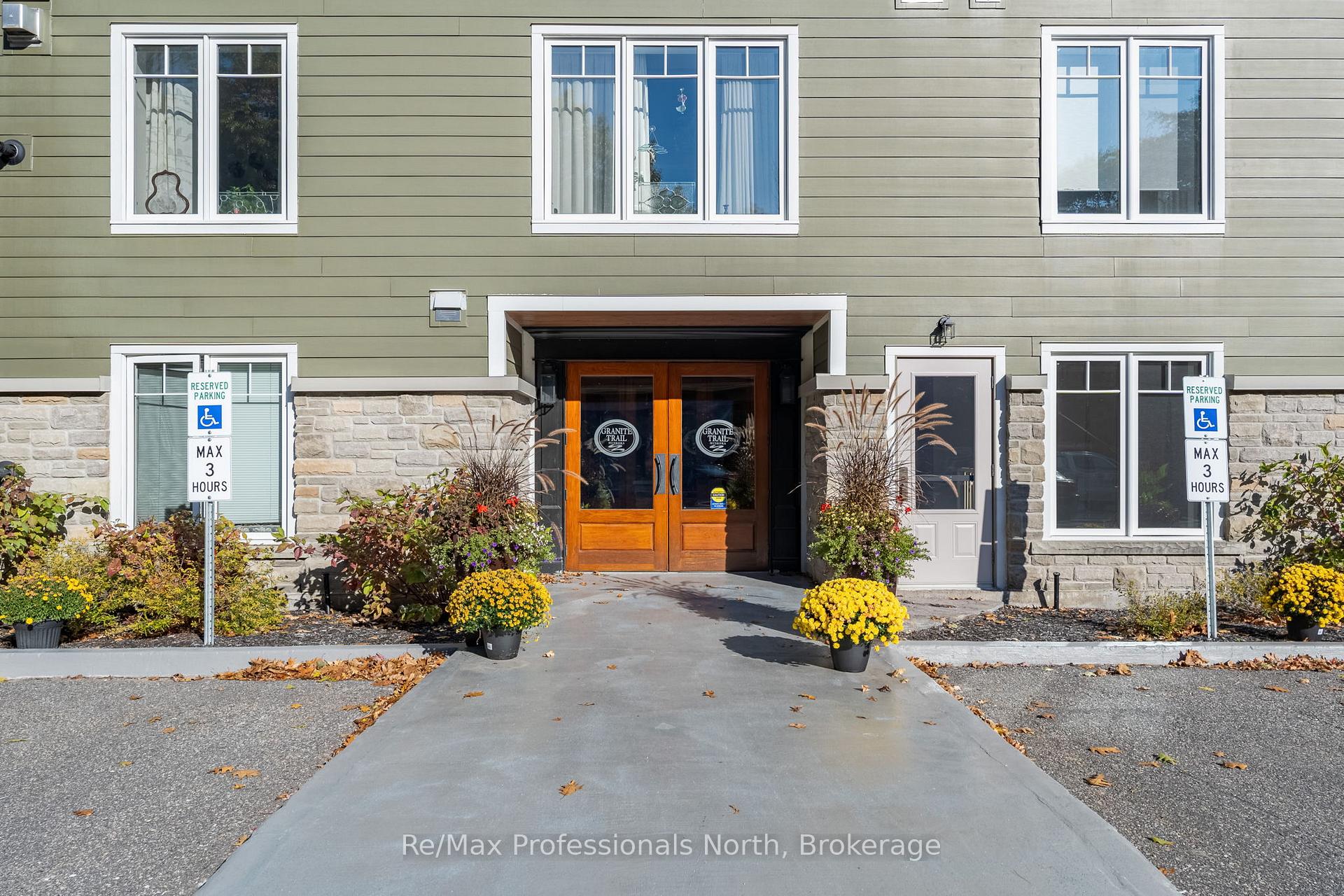 Photo 3 of Unit 402, 391 James Street W, Gravenhurst, Muskoka (S) — HOMEH