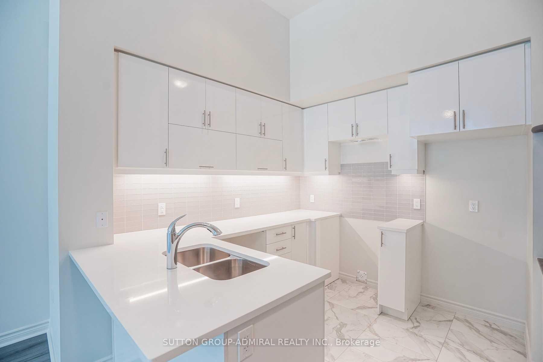 Photo 6 of Unit Th4, 39 Annie Craig Drive, Etobicoke, Mimico — HOMEH