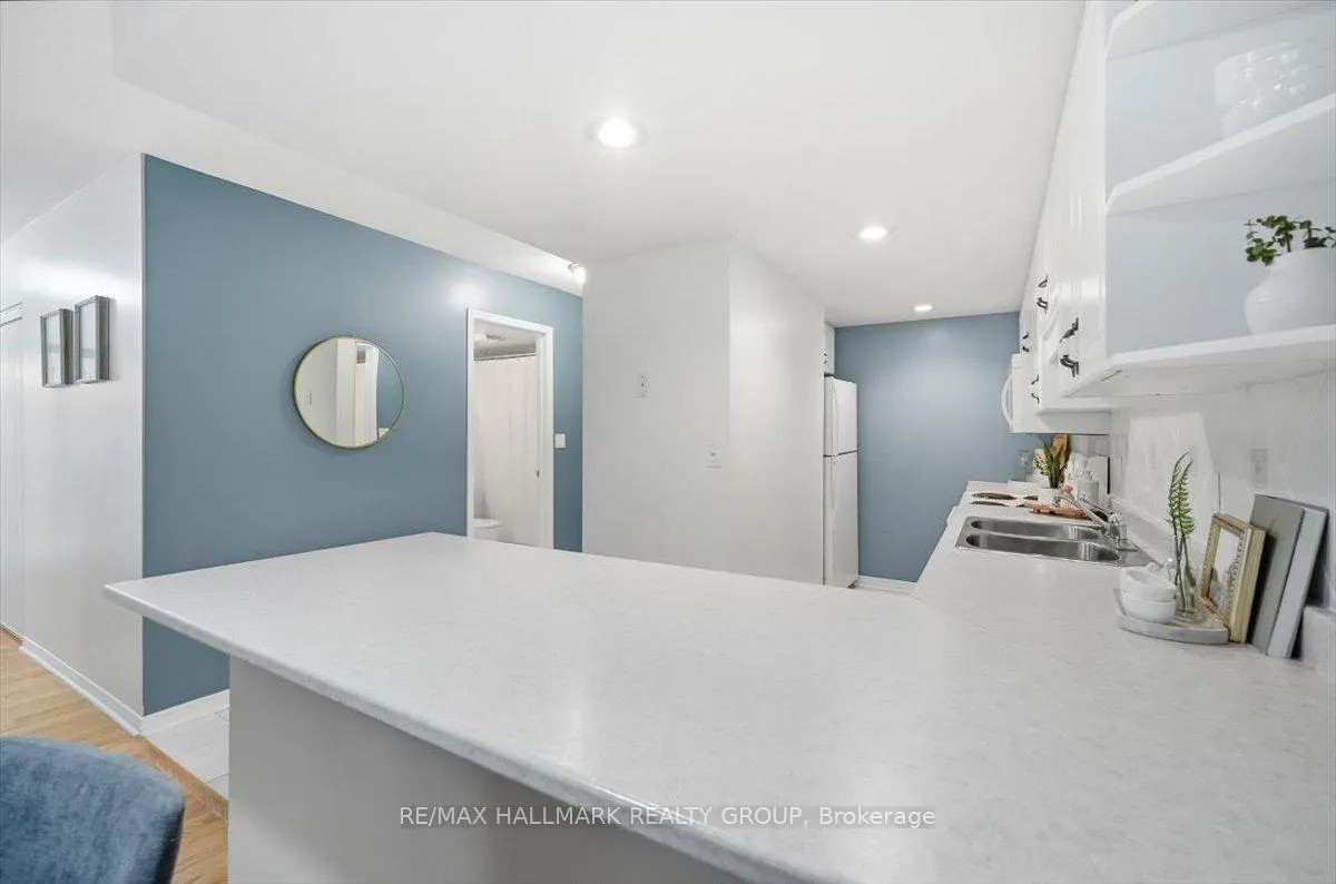 Photo 5 of Unit 206, 320 Centrum Boulevard, Ottawa, Bilberry Creek/Queenswood Heights — HOMEH