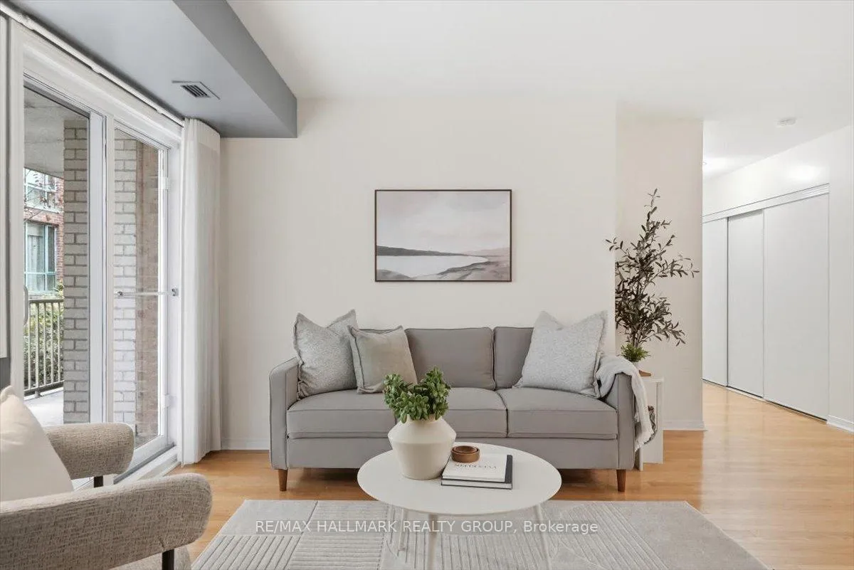 Photo 8 of Unit 206, 320 Centrum Boulevard, Ottawa, Bilberry Creek/Queenswood Heights — HOMEH