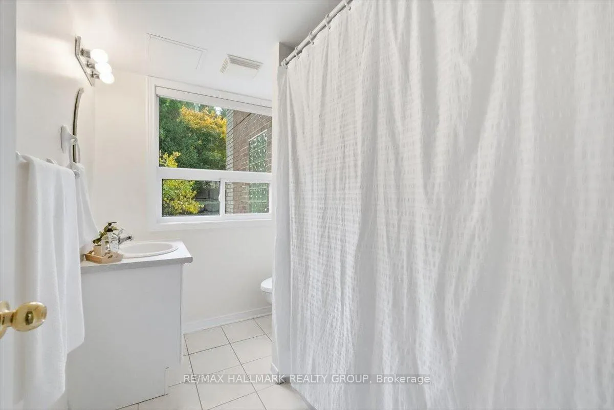 Photo 16 of Unit 206, 320 Centrum Boulevard, Ottawa, Bilberry Creek/Queenswood Heights — HOMEH