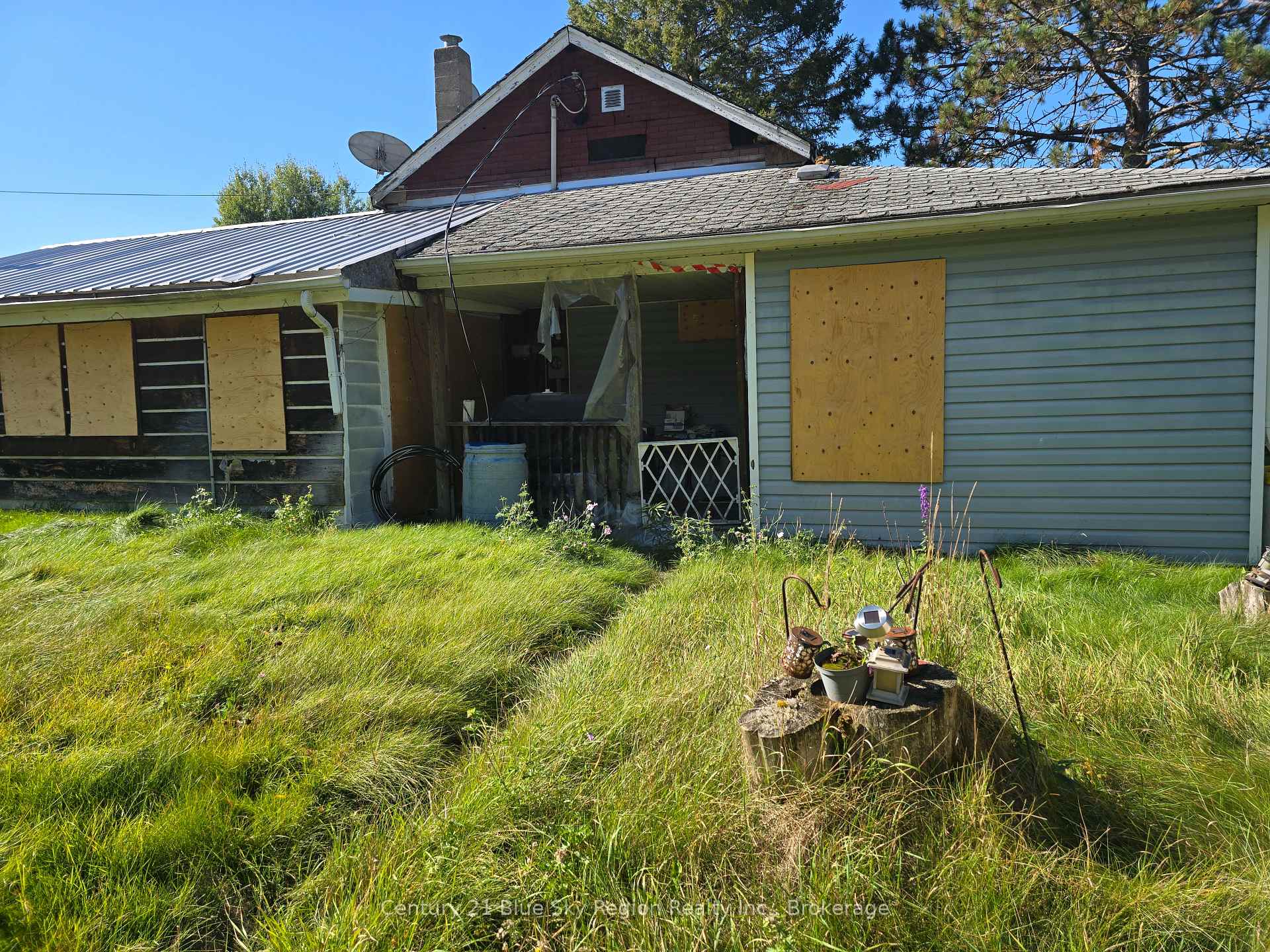 Photo 2 of 1631B River Road, Chisholm — HOMEH