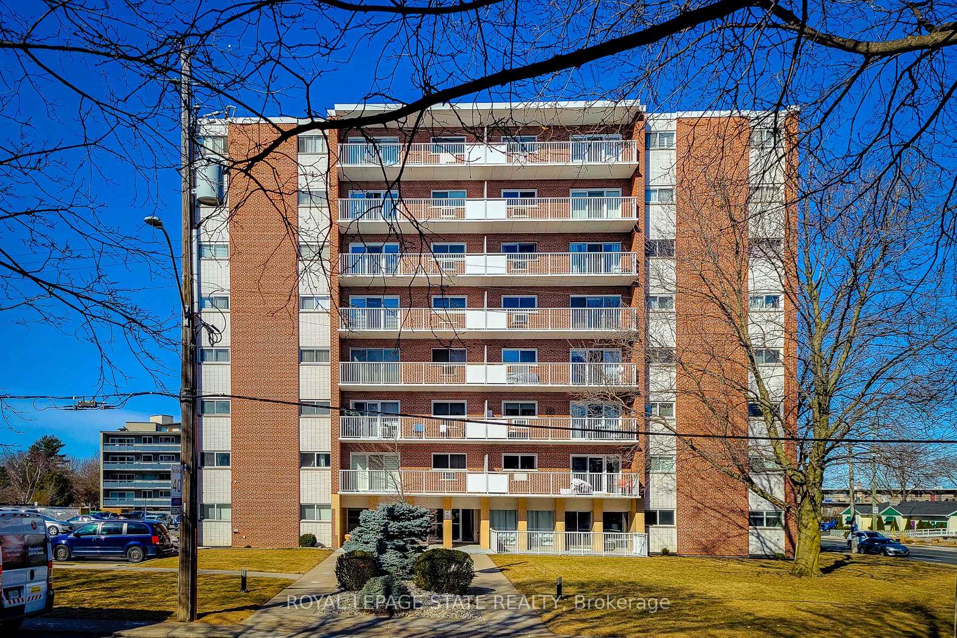 Photo 3 of 8 Woodman Drive S, Hamilton, Corman — HOMEH