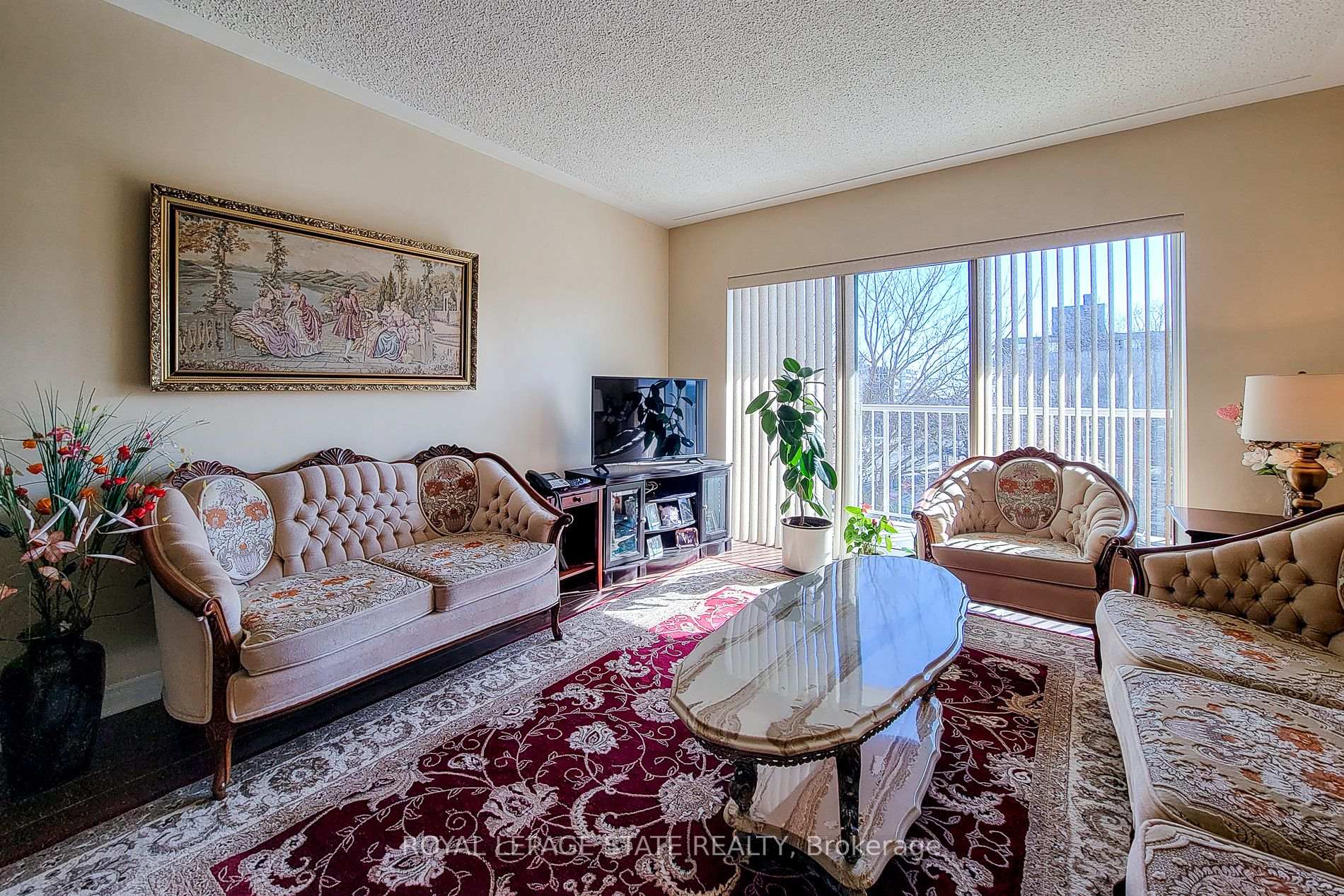 Photo 12 of 8 Woodman Drive S, Hamilton, Corman — HOMEH