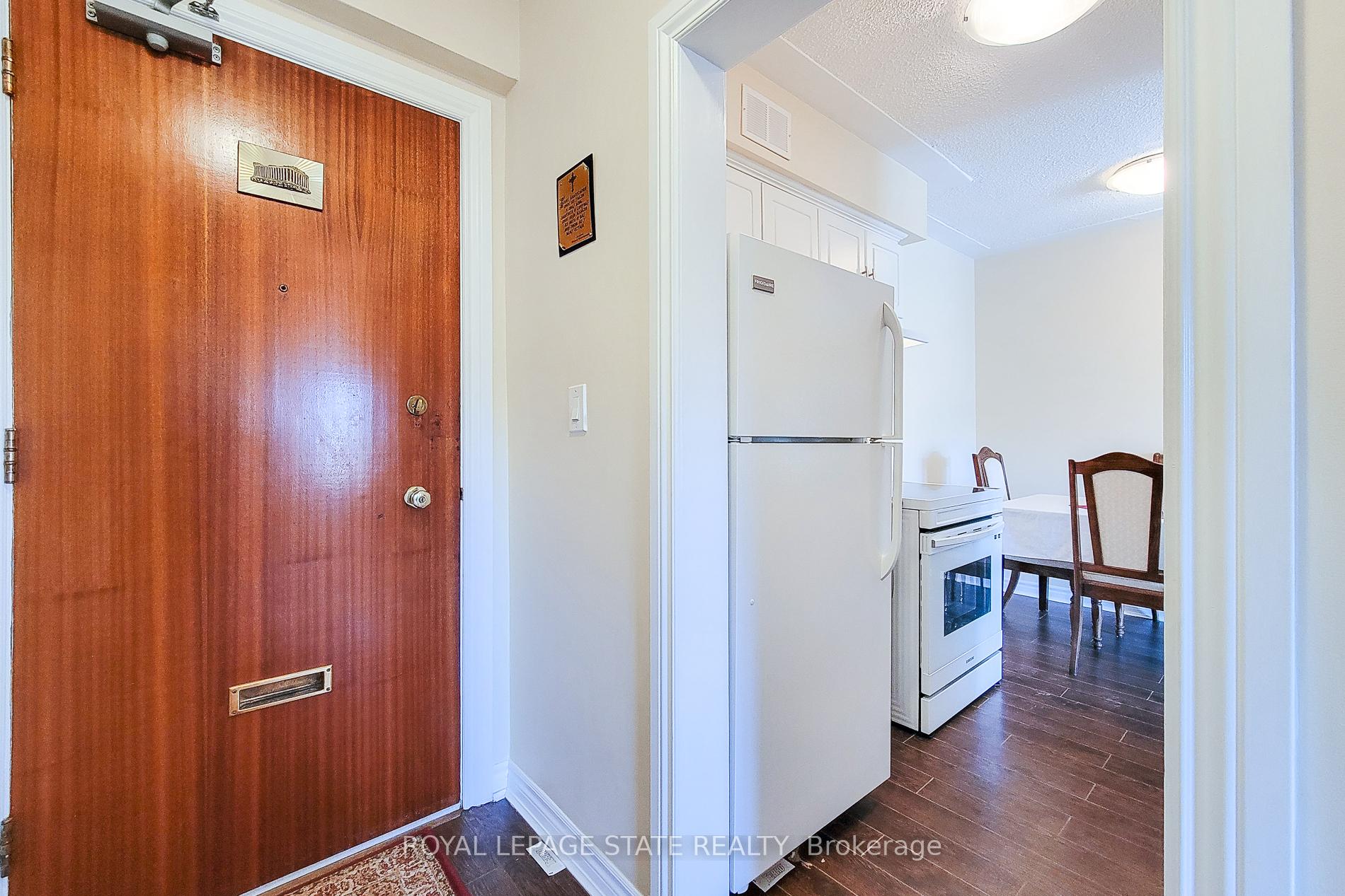 Photo 17 of 8 Woodman Drive S, Hamilton, Corman — HOMEH