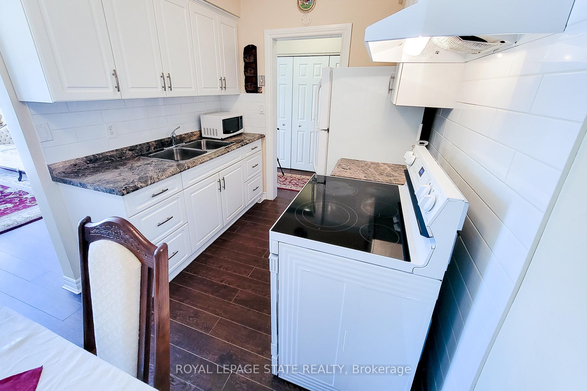 Photo 18 of 8 Woodman Drive S, Hamilton, Corman — HOMEH