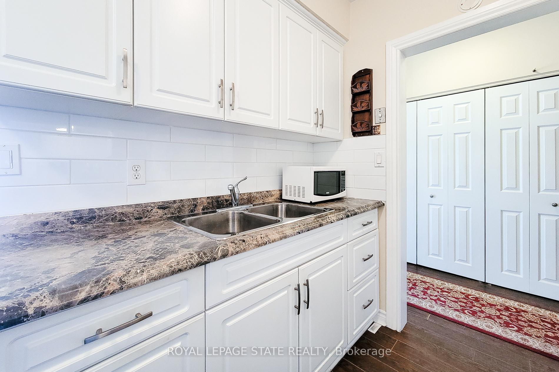 Photo 20 of 8 Woodman Drive S, Hamilton, Corman — HOMEH