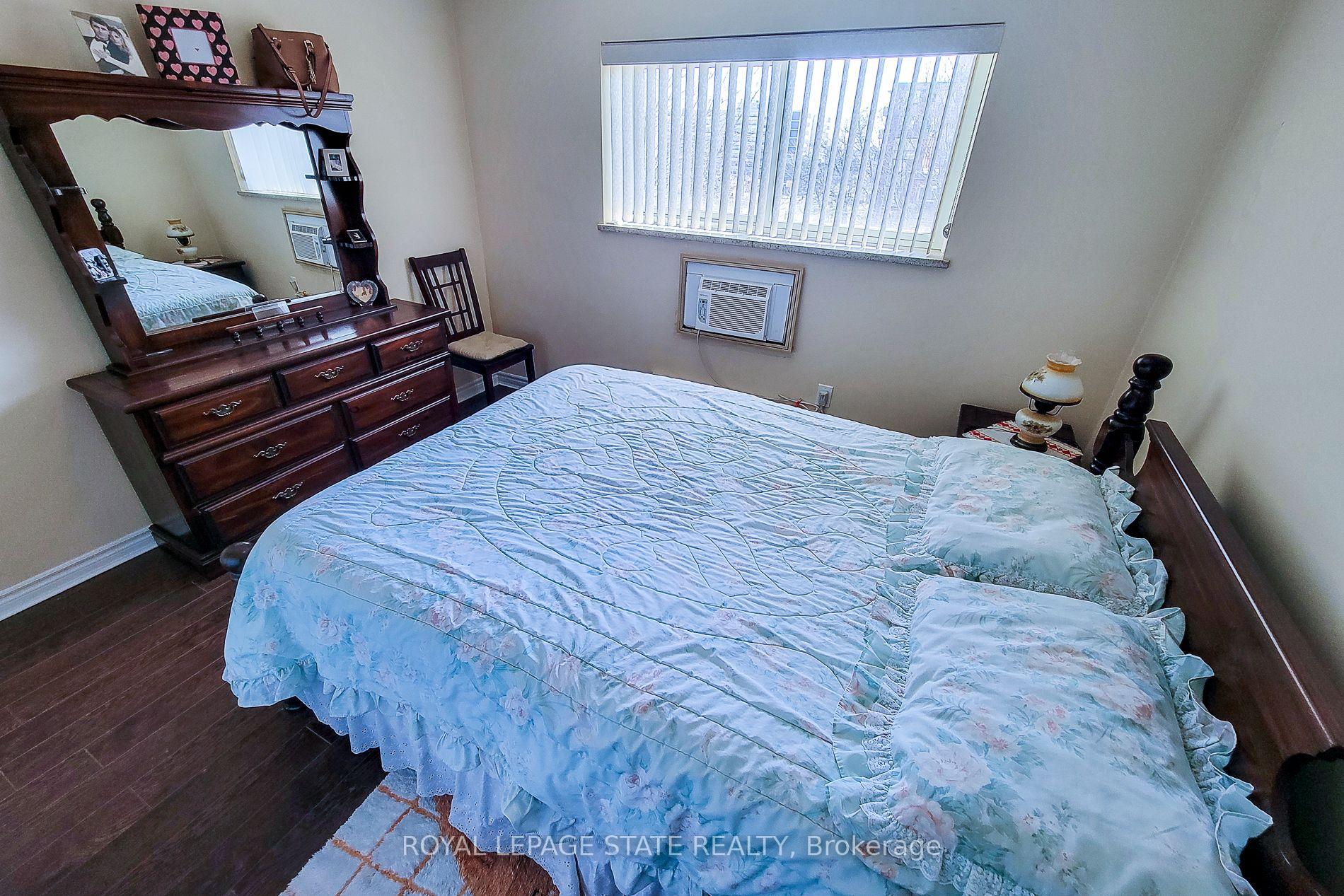 Photo 28 of 8 Woodman Drive S, Hamilton, Corman — HOMEH