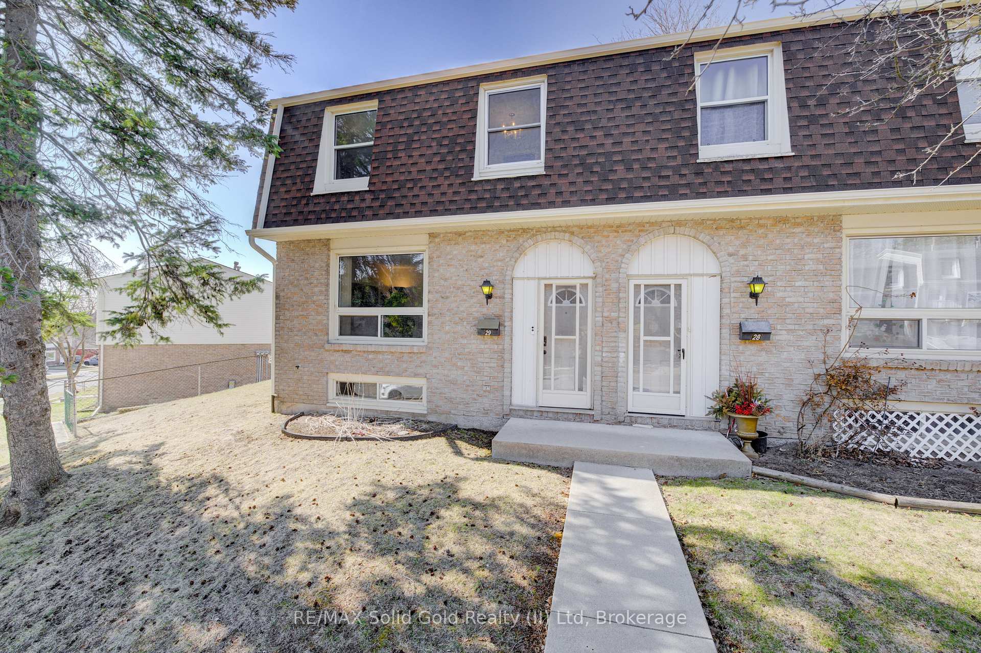 Photo 2 of Unit 29, 165 Green Valley Drive, Kitchener — HOMEH