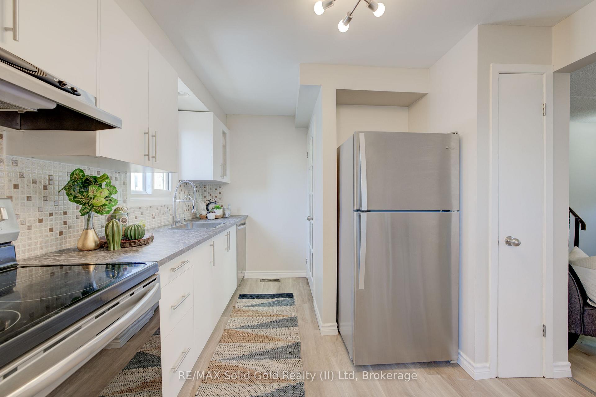 Photo 12 of Unit 29, 165 Green Valley Drive, Kitchener — HOMEH