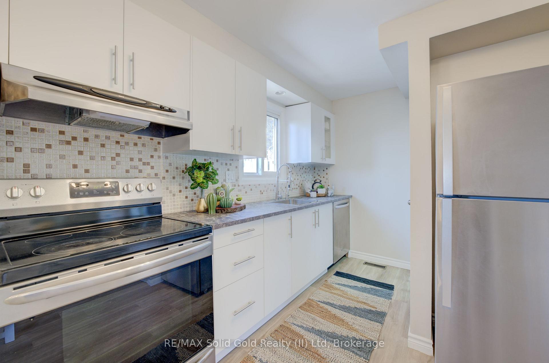 Photo 13 of Unit 29, 165 Green Valley Drive, Kitchener — HOMEH