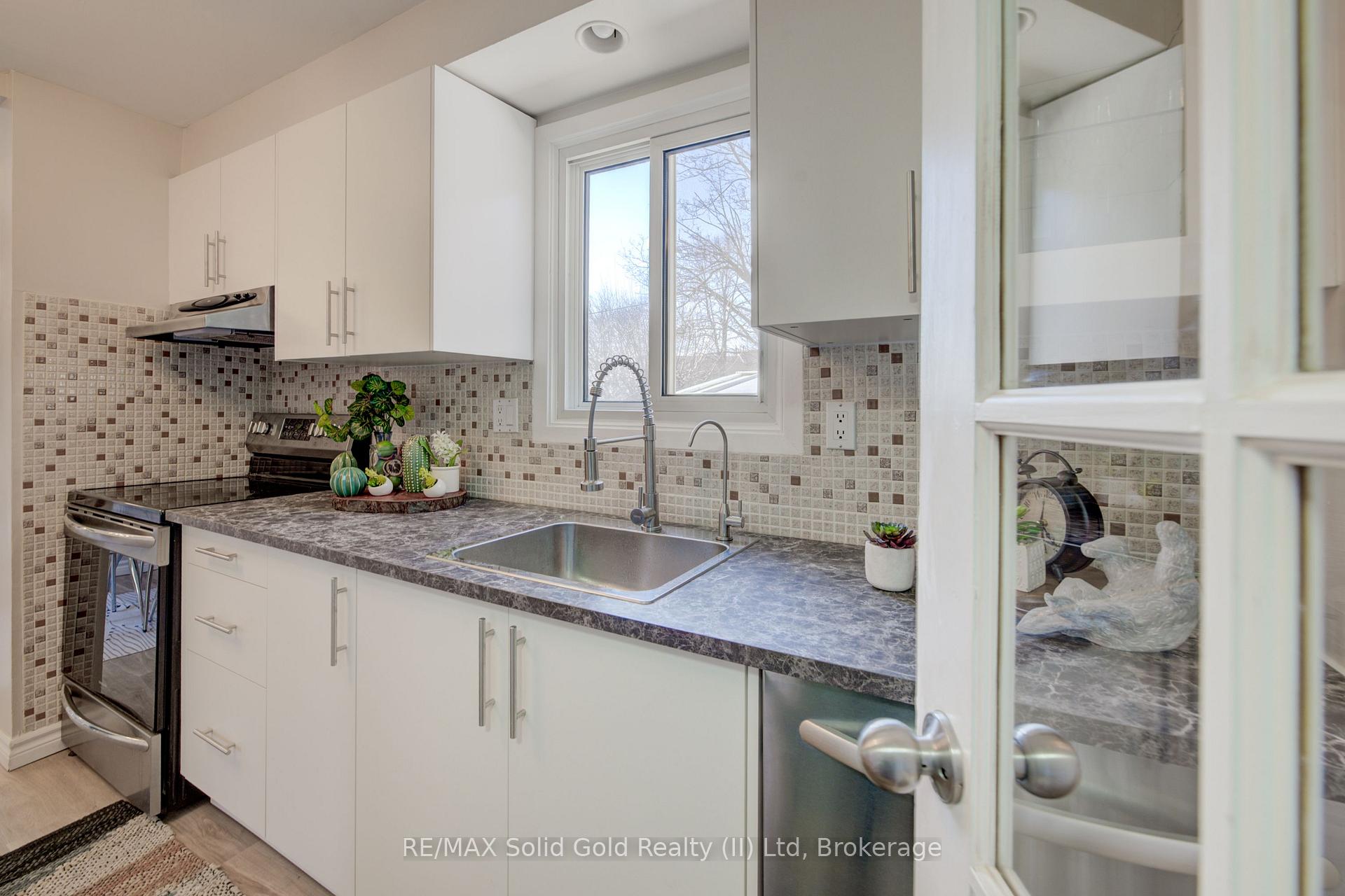 Photo 15 of Unit 29, 165 Green Valley Drive, Kitchener — HOMEH