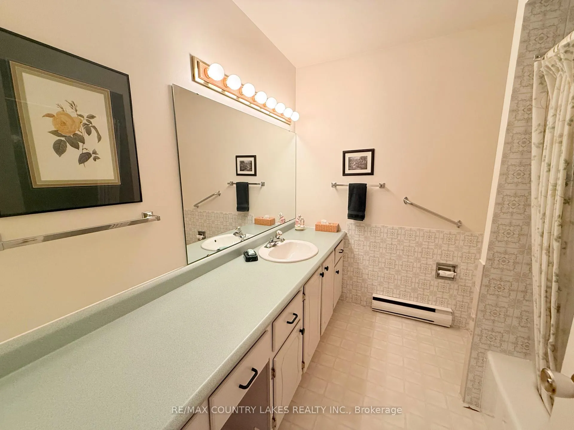 Photo 13 of Unit 25, 433 May Street, Brock, Beaverton — HOMEH