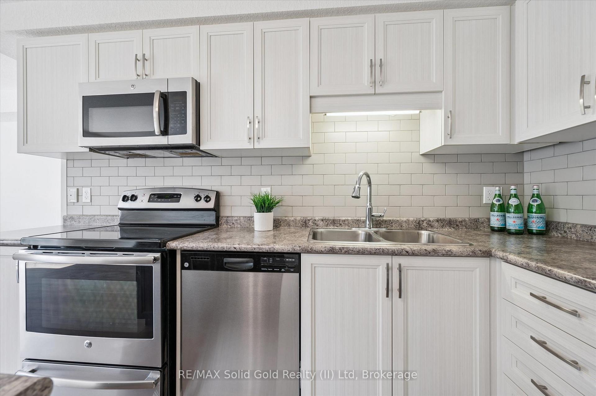 Photo 12 of Unit D, 24 Sienna Street, Kitchener — HOMEH