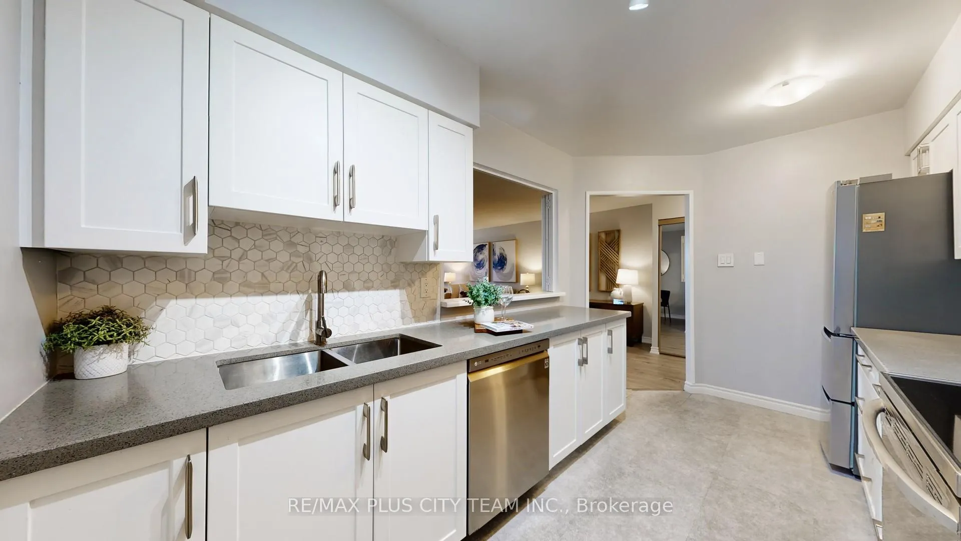 Photo 9 of Unit 414, 1890 Valley Farm Road, Pickering, Town Centre — HOMEH
