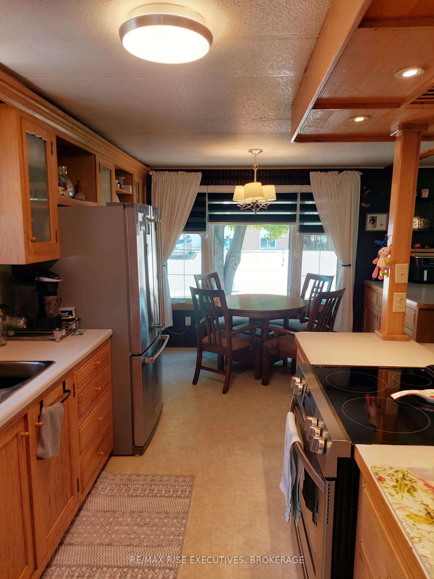 Photo 2 of 475 Henrietta Street, Gananoque — HOMEH