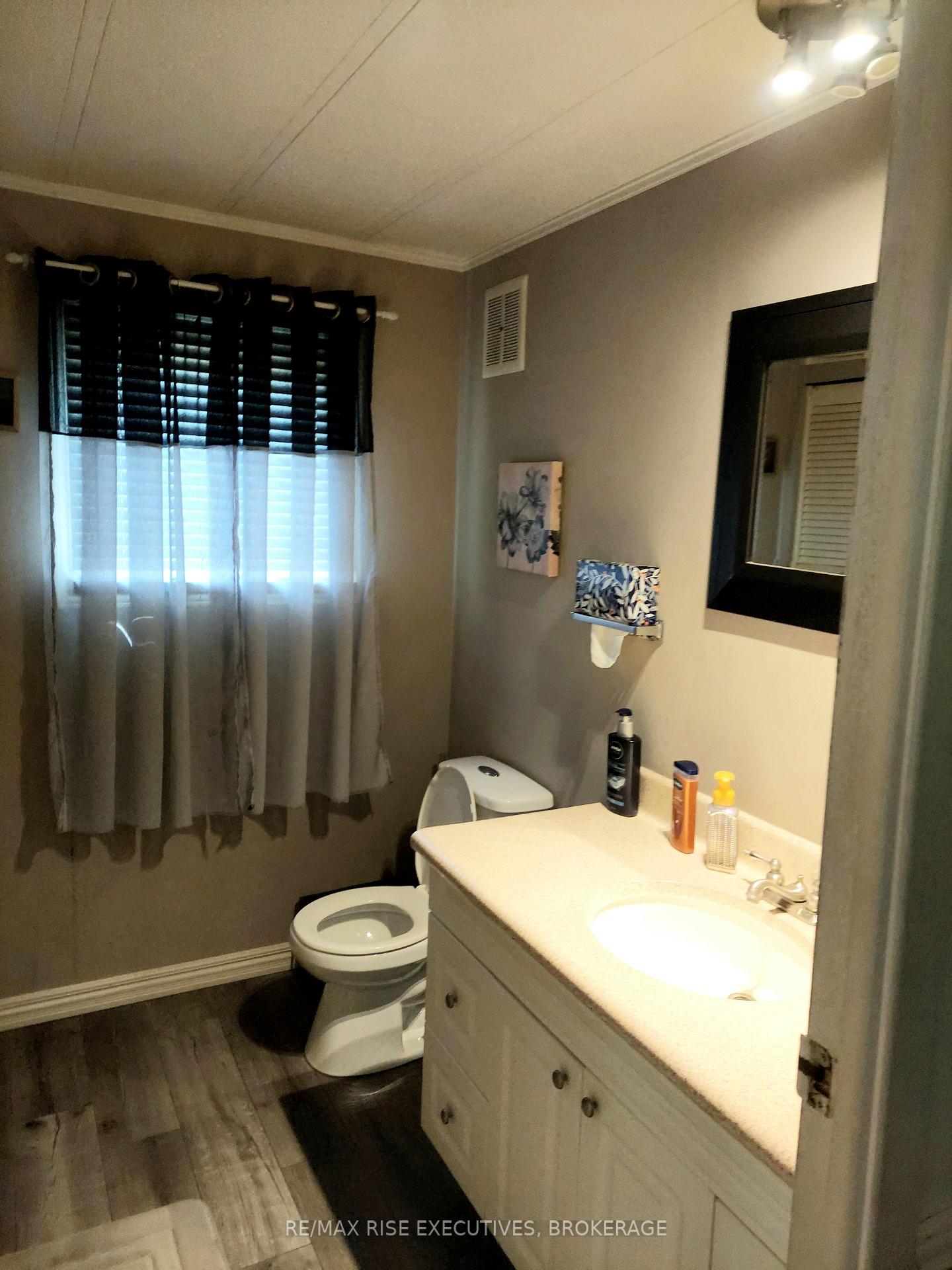 Photo 10 of 475 Henrietta Street, Gananoque — HOMEH