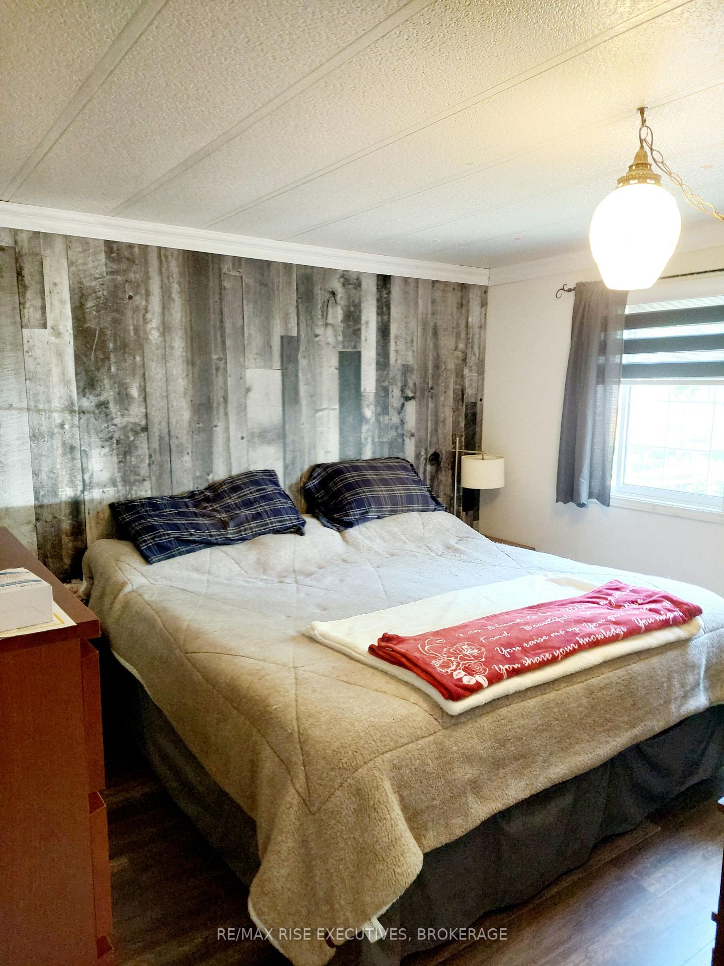 Photo 8 of 475 Henrietta Street, Gananoque — HOMEH