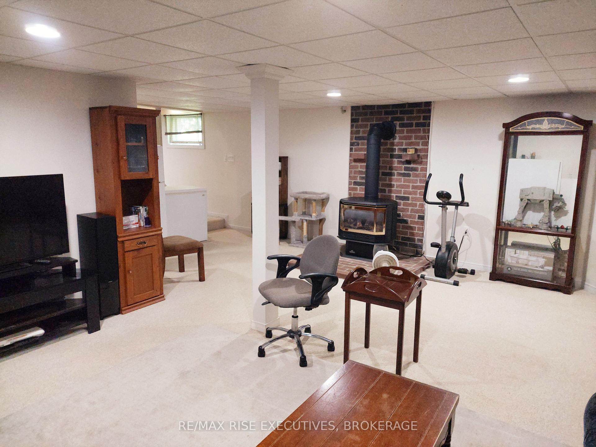 Photo 6 of 475 Henrietta Street, Gananoque — HOMEH