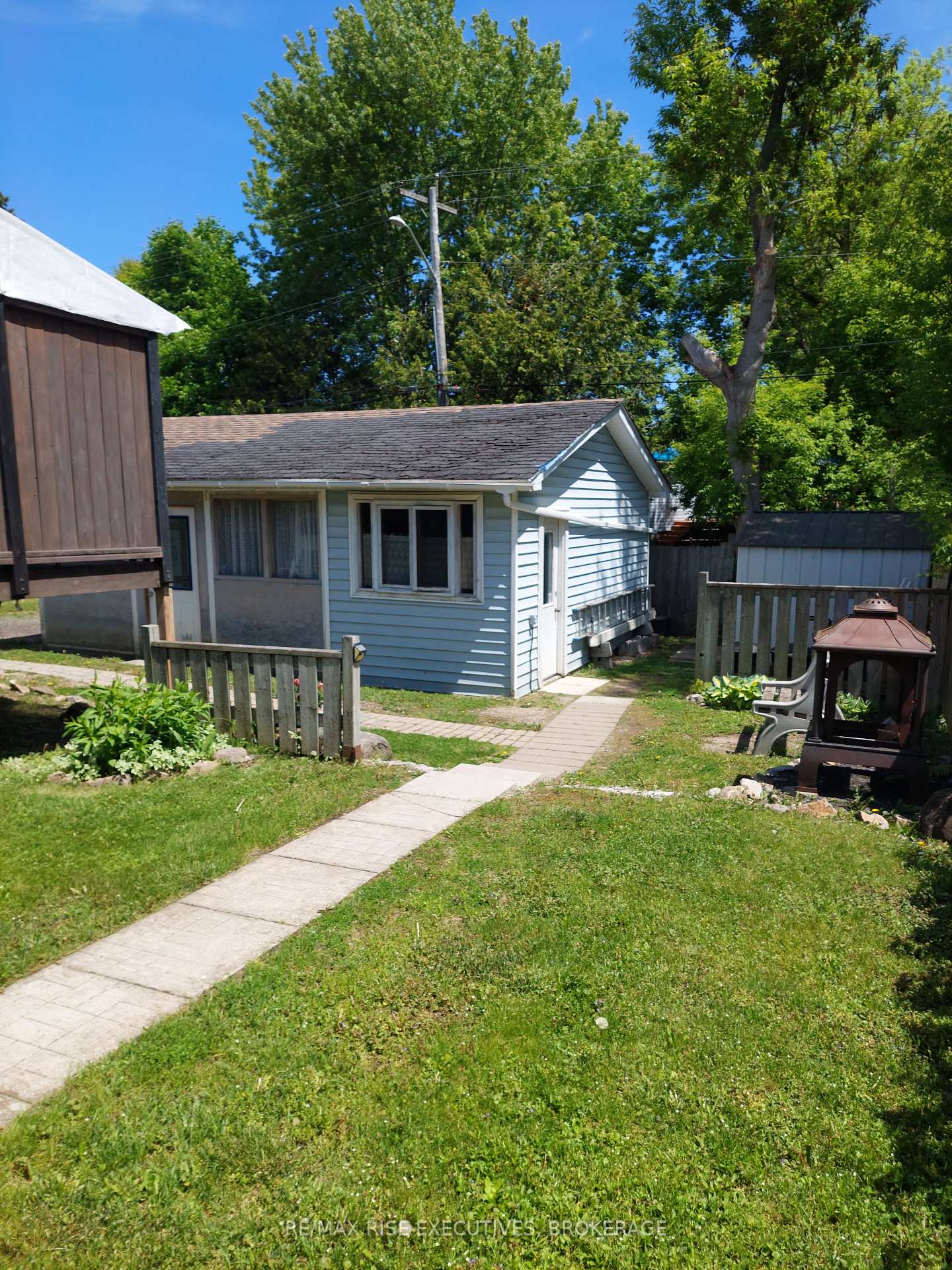 Photo 14 of 475 Henrietta Street, Gananoque — HOMEH