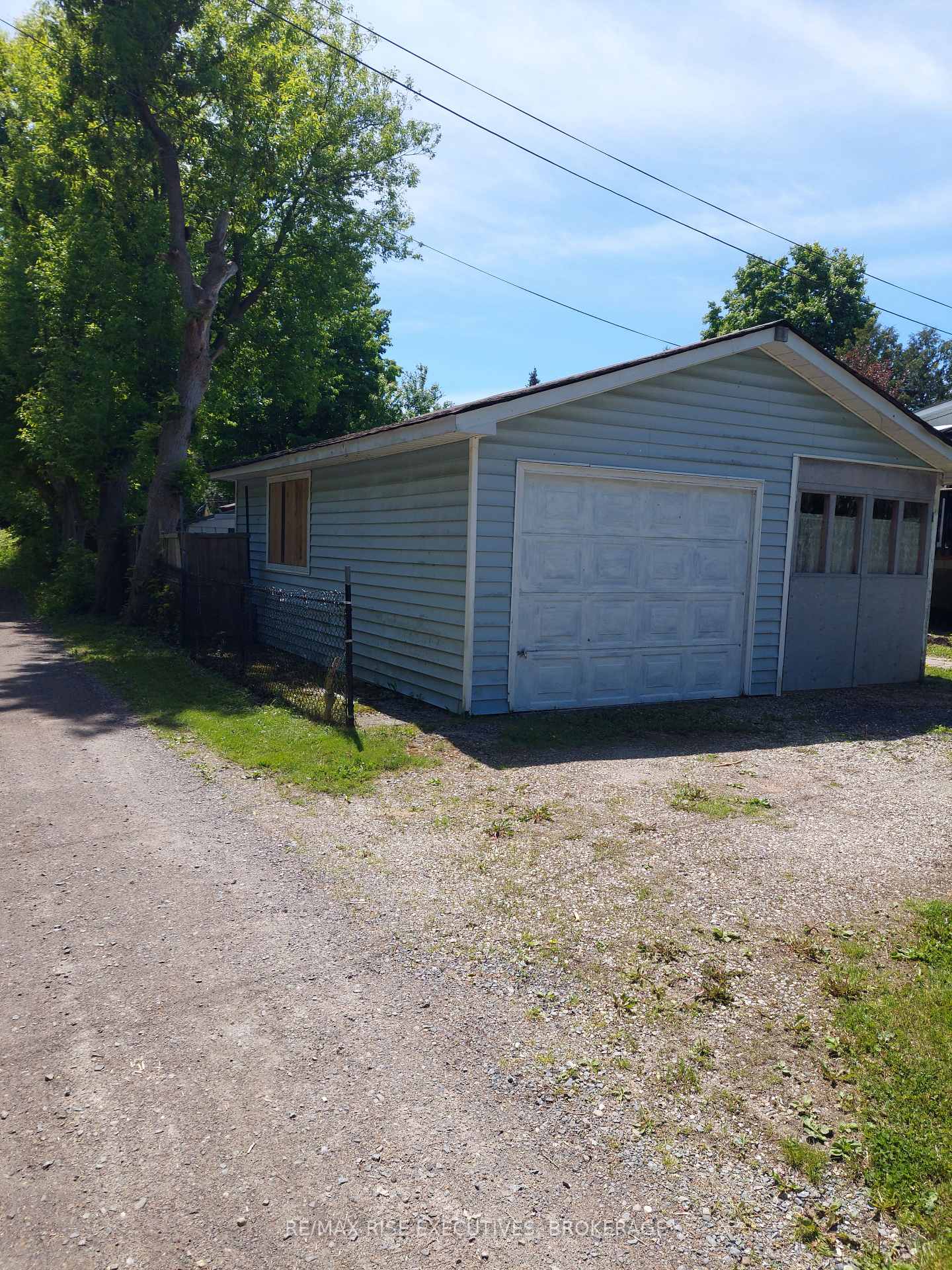 Photo 16 of 475 Henrietta Street, Gananoque — HOMEH