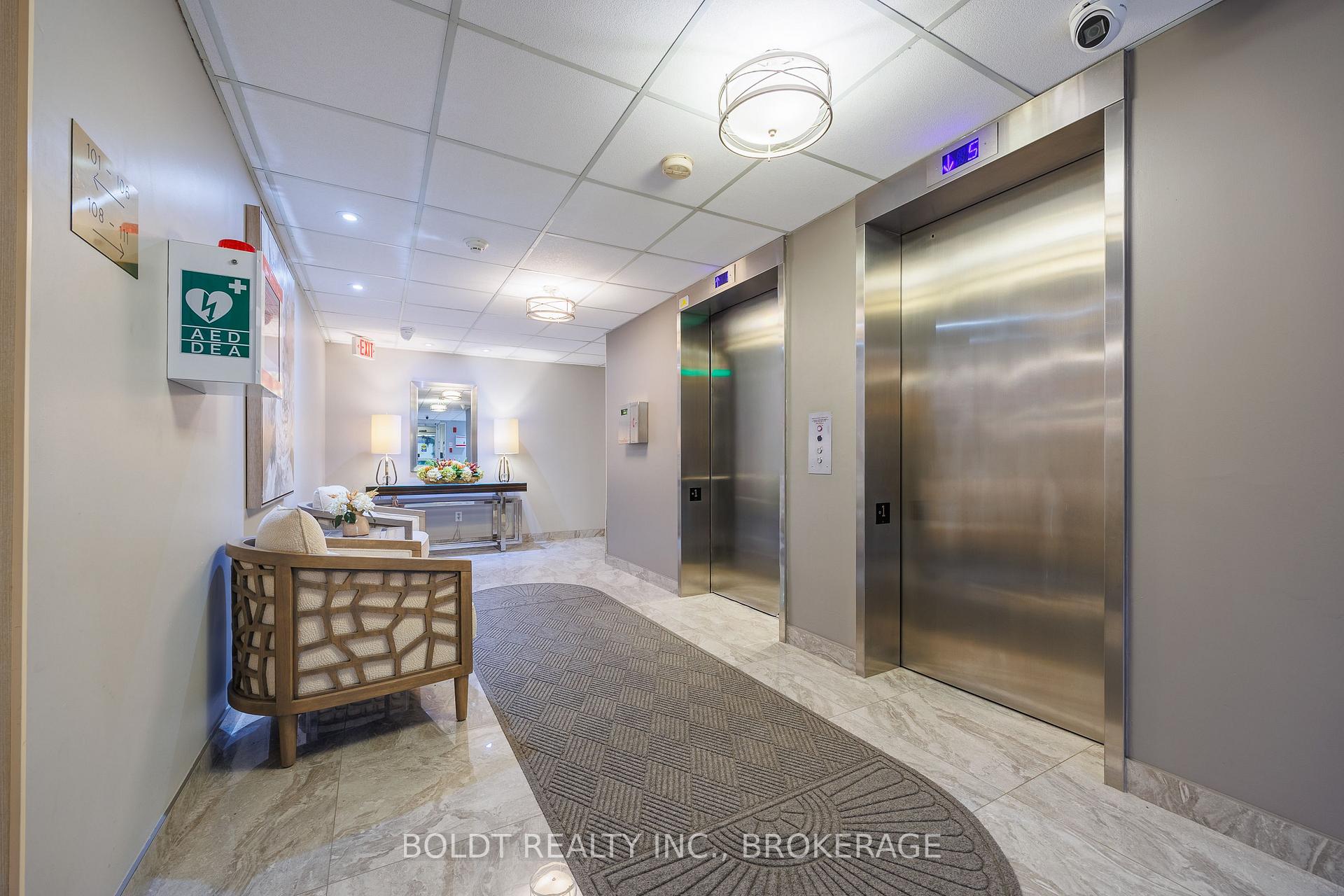 Photo 5 of Unit 809, 81 Scott Street, St. Catharines, Lakeport — HOMEH