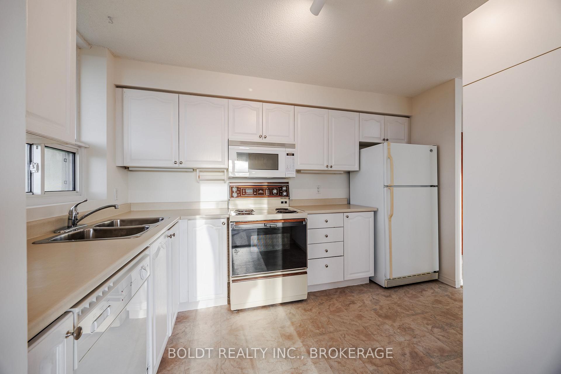 Photo 8 of Unit 809, 81 Scott Street, St. Catharines, Lakeport — HOMEH