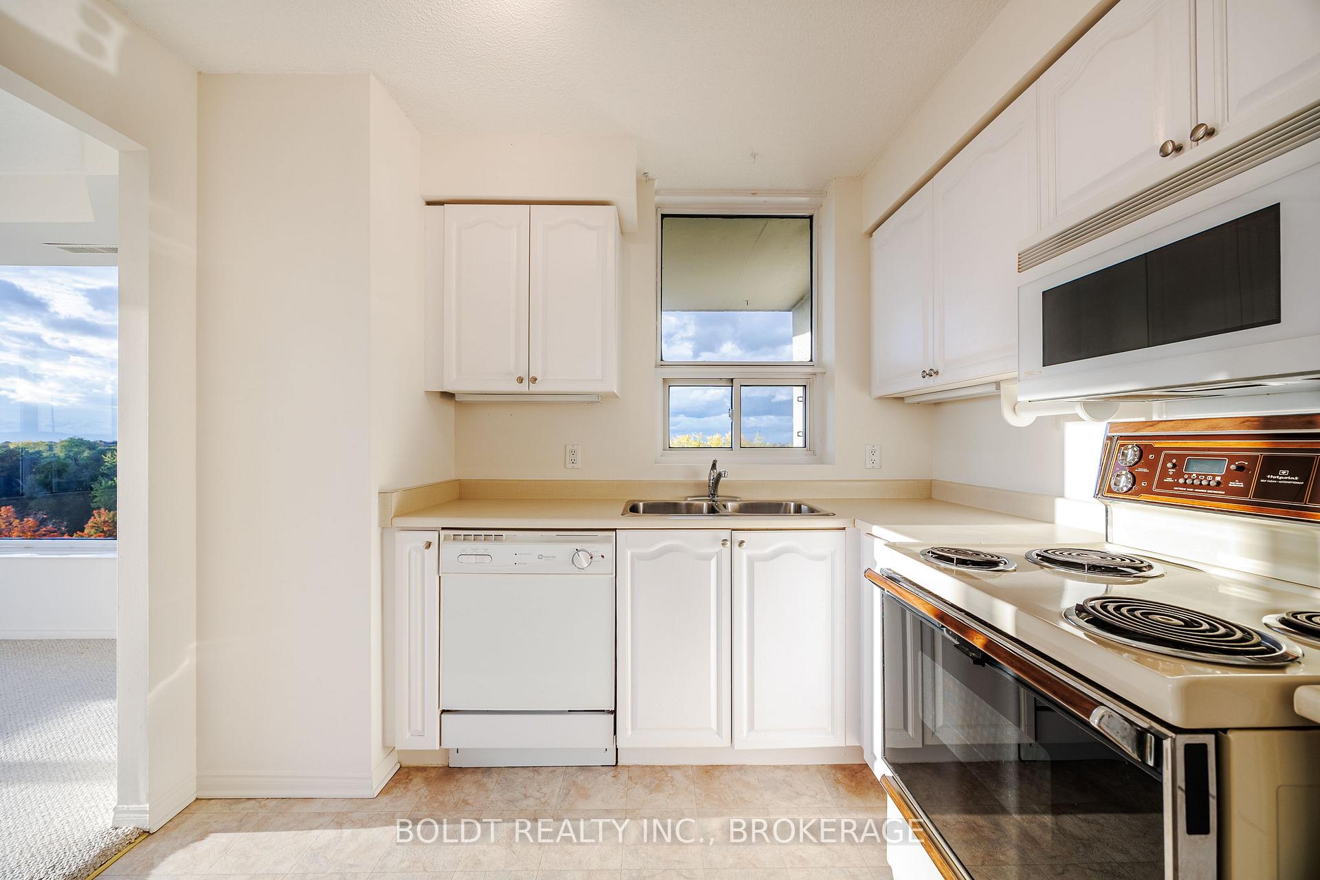Photo 9 of Unit 809, 81 Scott Street, St. Catharines, Lakeport — HOMEH