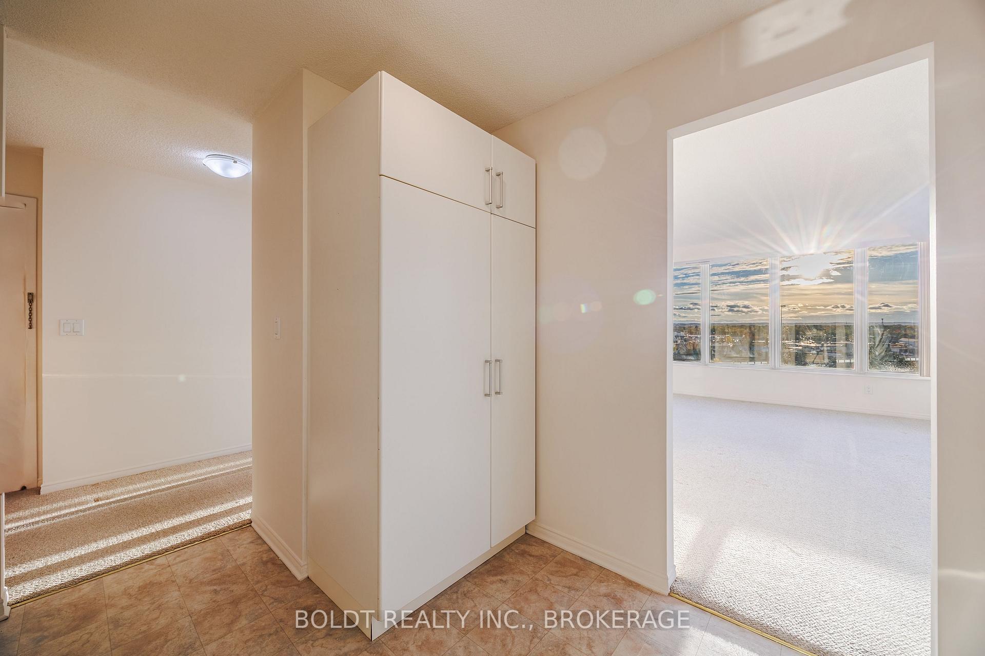 Photo 10 of Unit 809, 81 Scott Street, St. Catharines, Lakeport — HOMEH