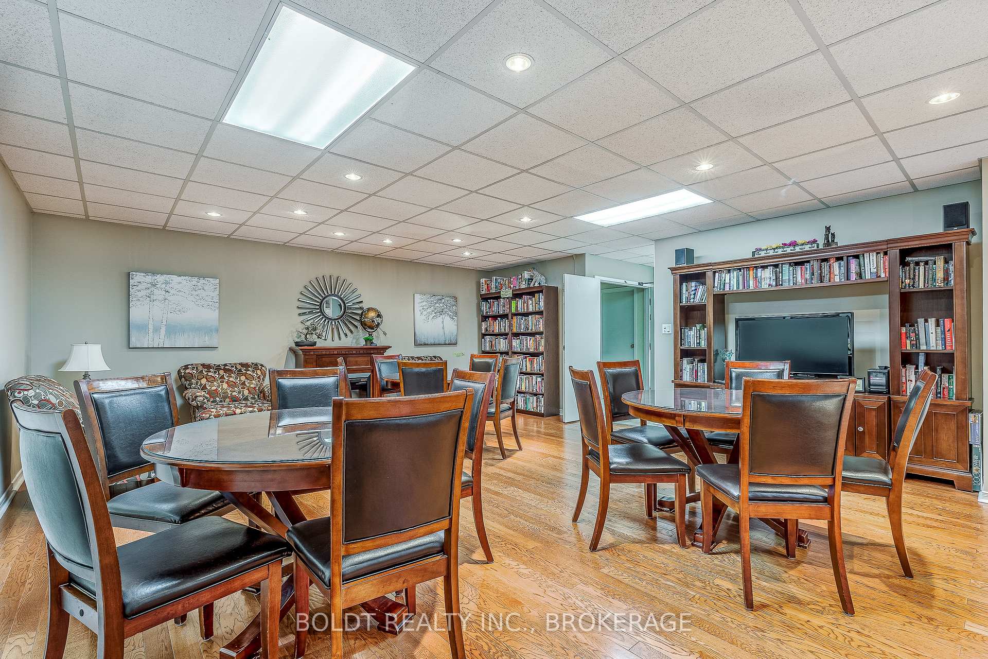 Photo 21 of Unit 809, 81 Scott Street, St. Catharines, Lakeport — HOMEH