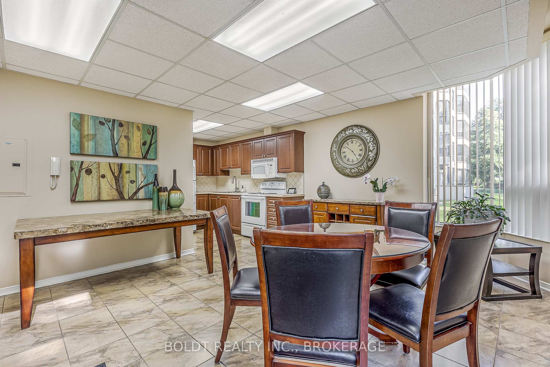 Photo 22 of Unit 809, 81 Scott Street, St. Catharines, Lakeport — HOMEH
