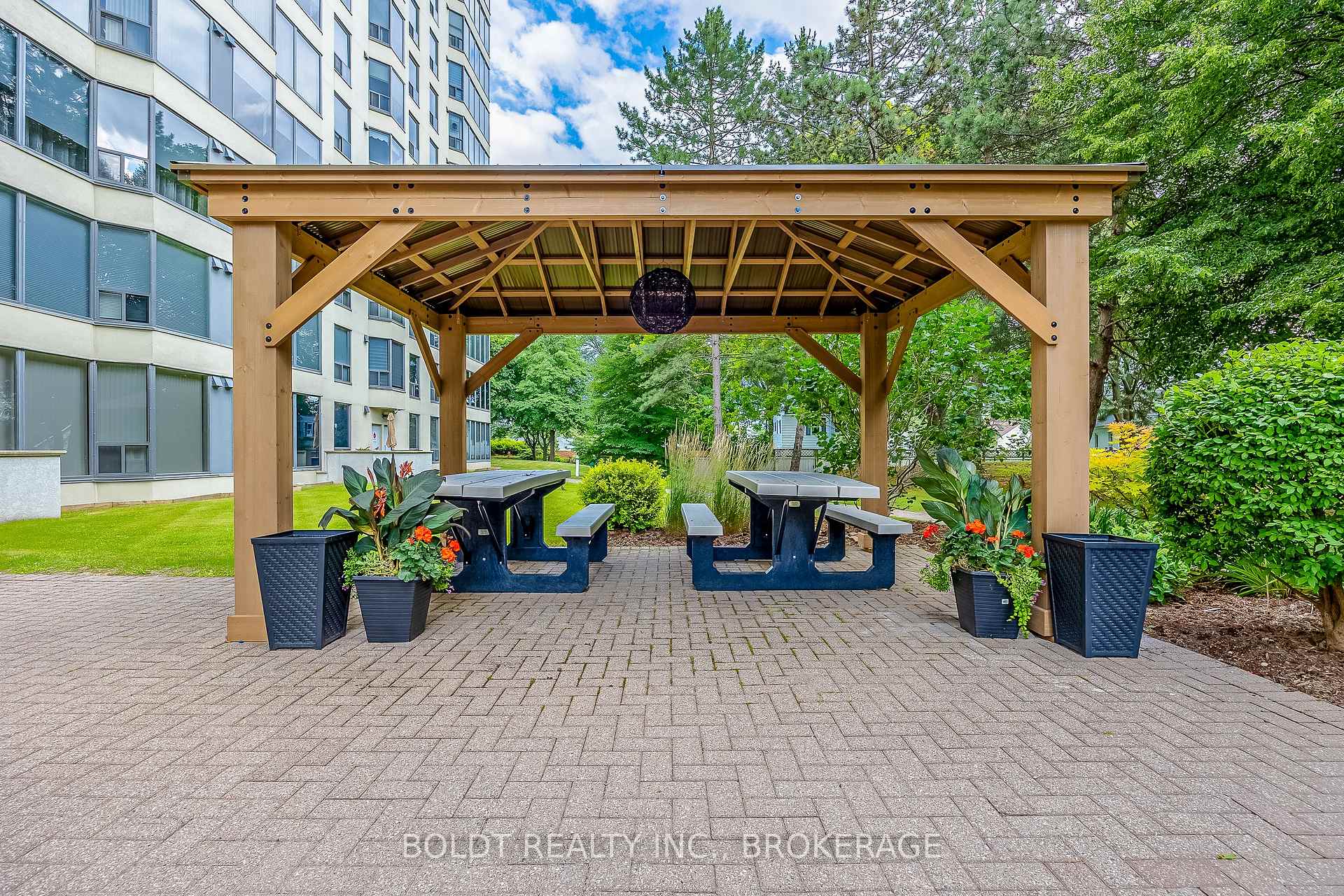 Photo 35 of Unit 809, 81 Scott Street, St. Catharines, Lakeport — HOMEH
