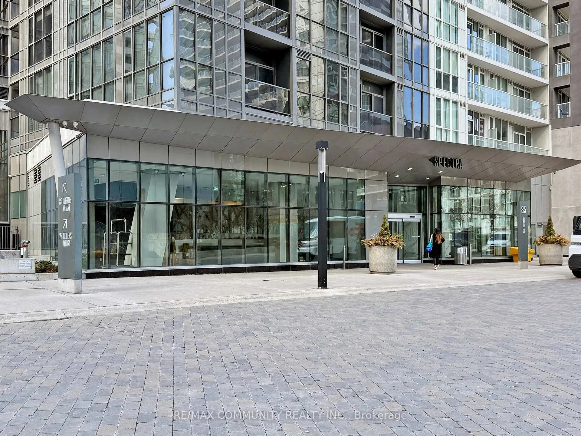 Photo 2 of Unit 2210, 85 Queens Wharf Road, Toronto, Waterfront Communities — HOMEH