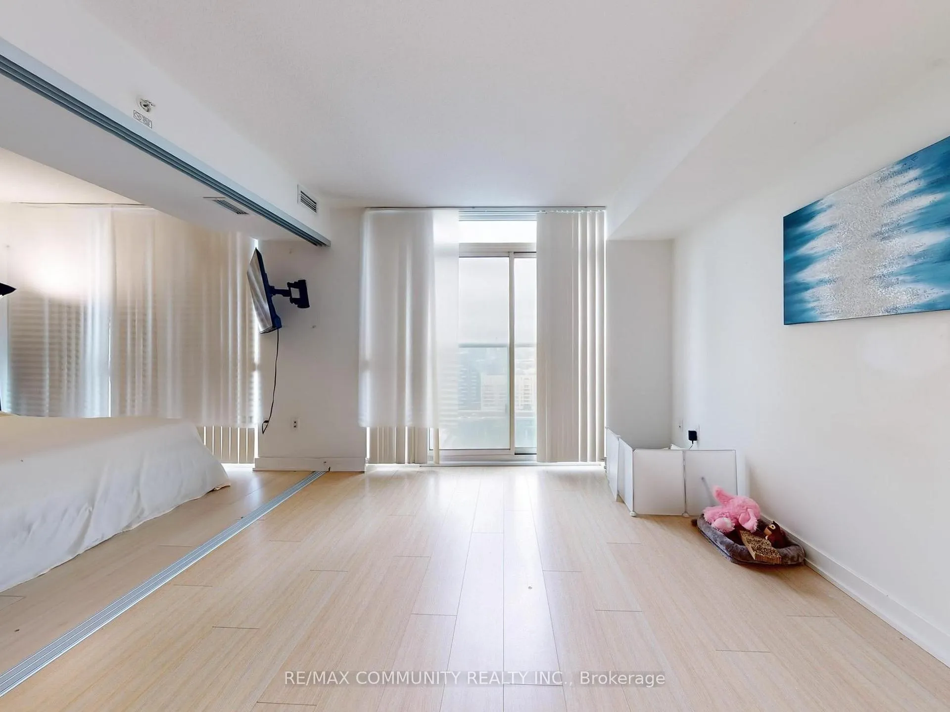 Photo 10 of Unit 2210, 85 Queens Wharf Road, Toronto, Waterfront Communities — HOMEH