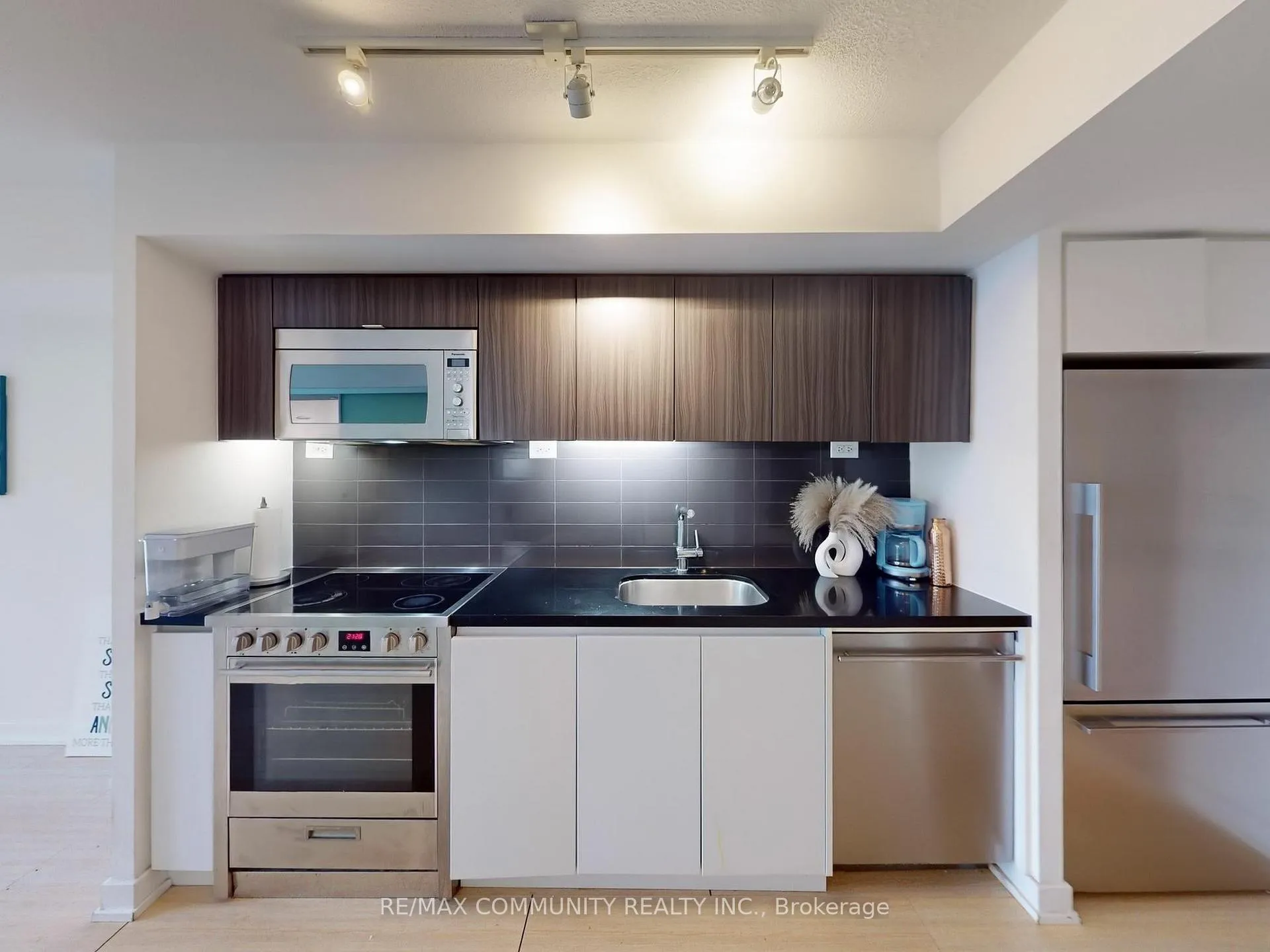 Photo 16 of Unit 2210, 85 Queens Wharf Road, Toronto, Waterfront Communities — HOMEH
