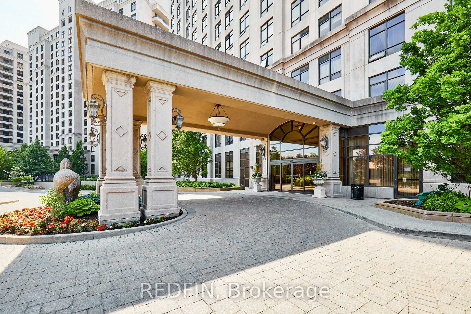 Photo 1 of Unit 1016, 9235 Jane Street, Vaughan, Maple — HOMEH
