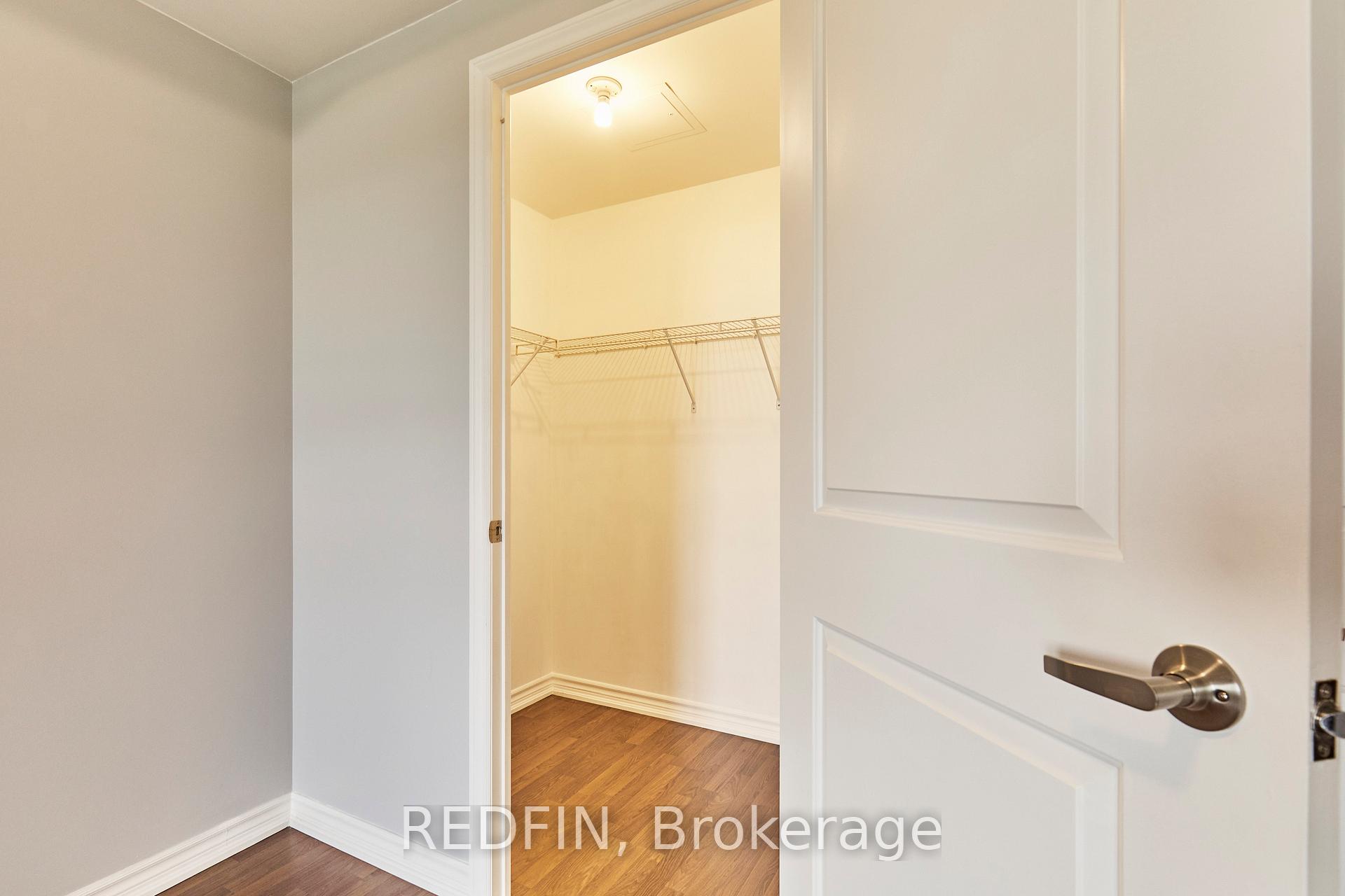 Photo 12 of Unit 1016, 9235 Jane Street, Vaughan, Maple — HOMEH
